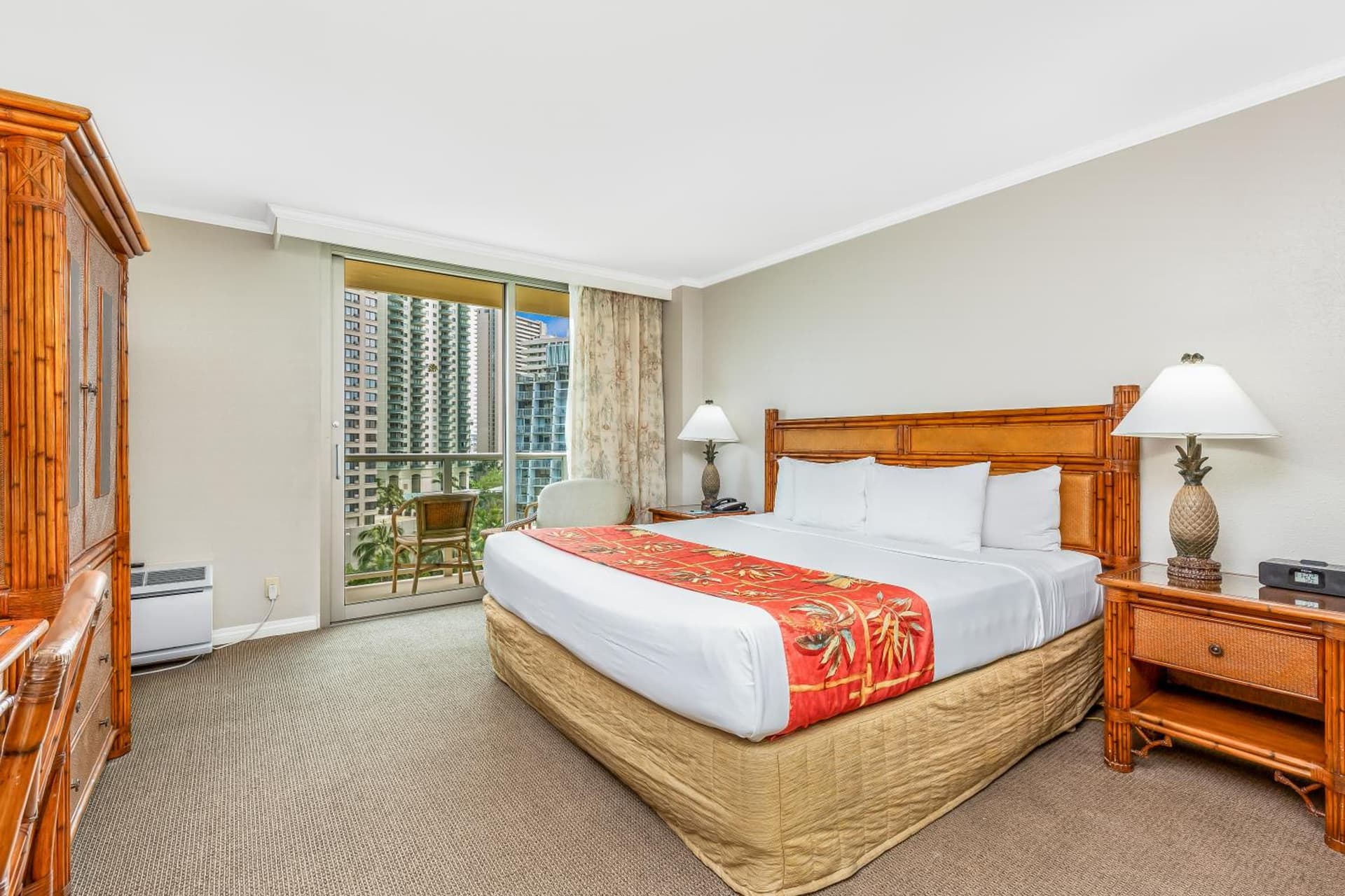 Luana Waikiki Hotel & Suites gallery photo in Honolulu, HI — image 40