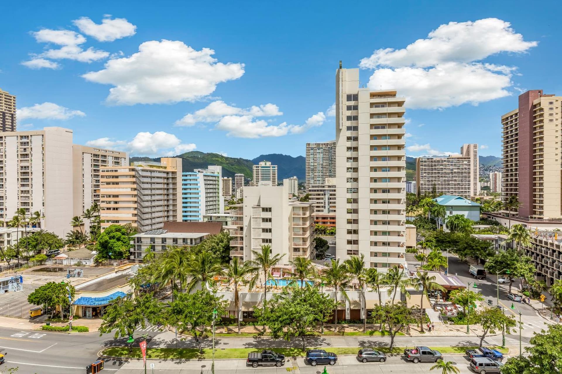 Luana Waikiki Hotel & Suites gallery photo in Honolulu, HI — image 47