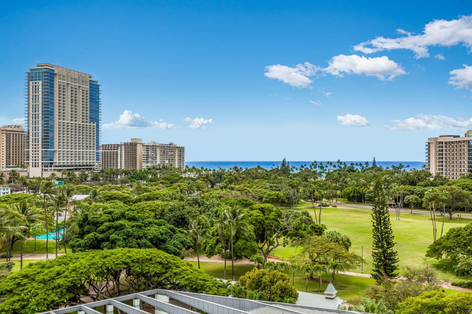 Luana Waikiki Hotel & Suites gallery photo in Honolulu, HI — image 8