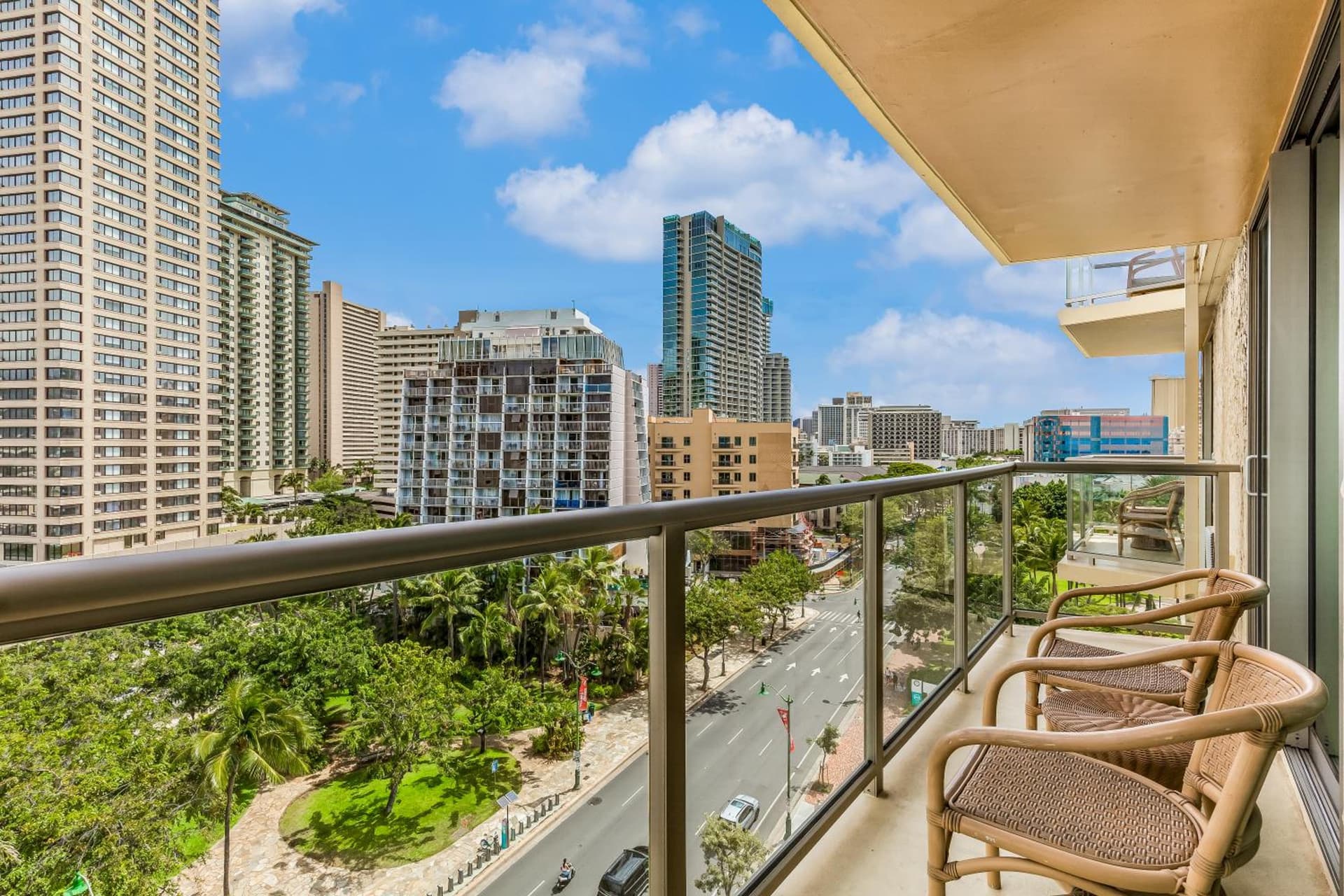 Luana Waikiki Hotel & Suites gallery photo in Honolulu, HI — image 150