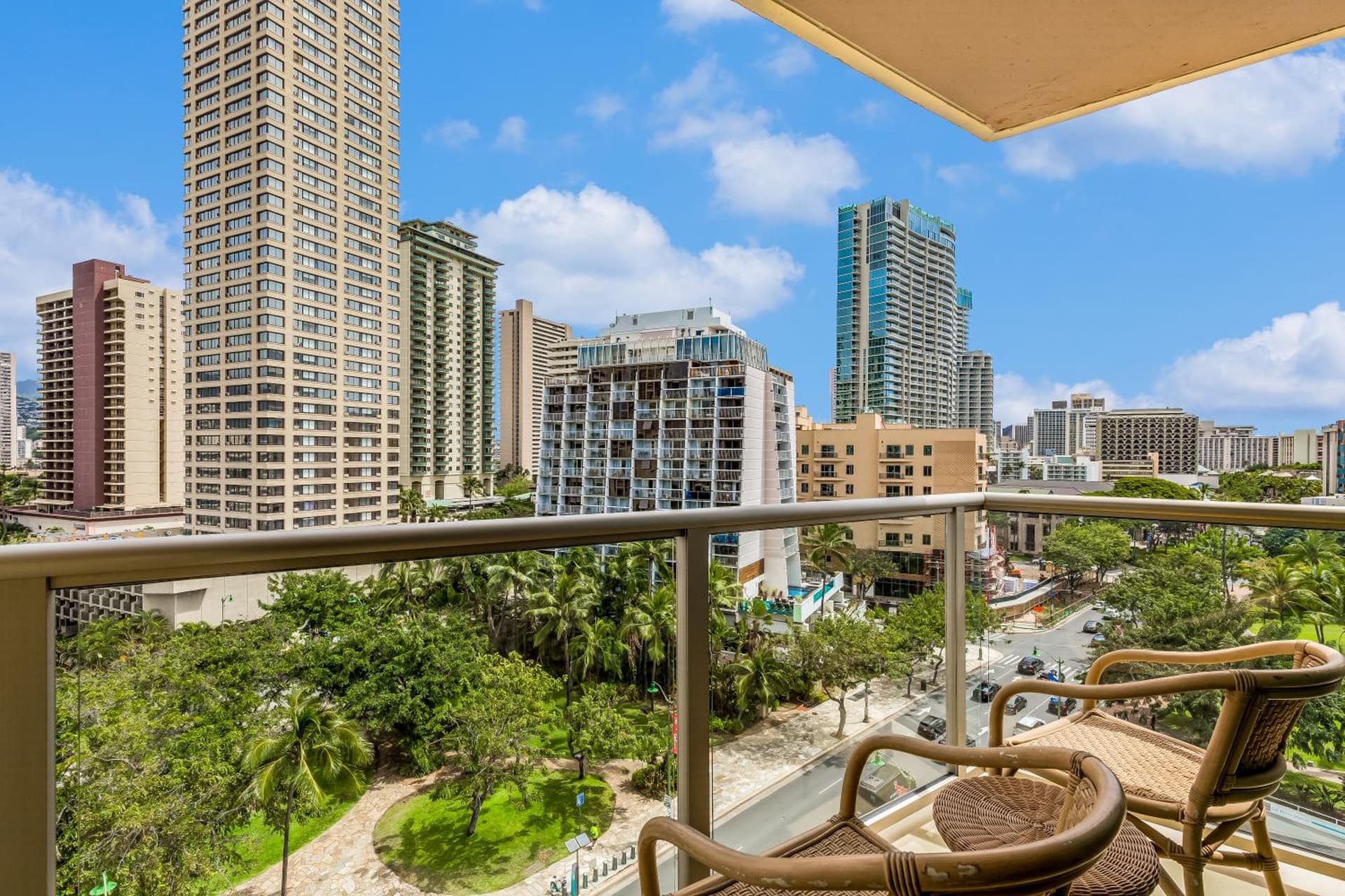 Luana Waikiki Hotel & Suites gallery photo in Honolulu, HI — image 76