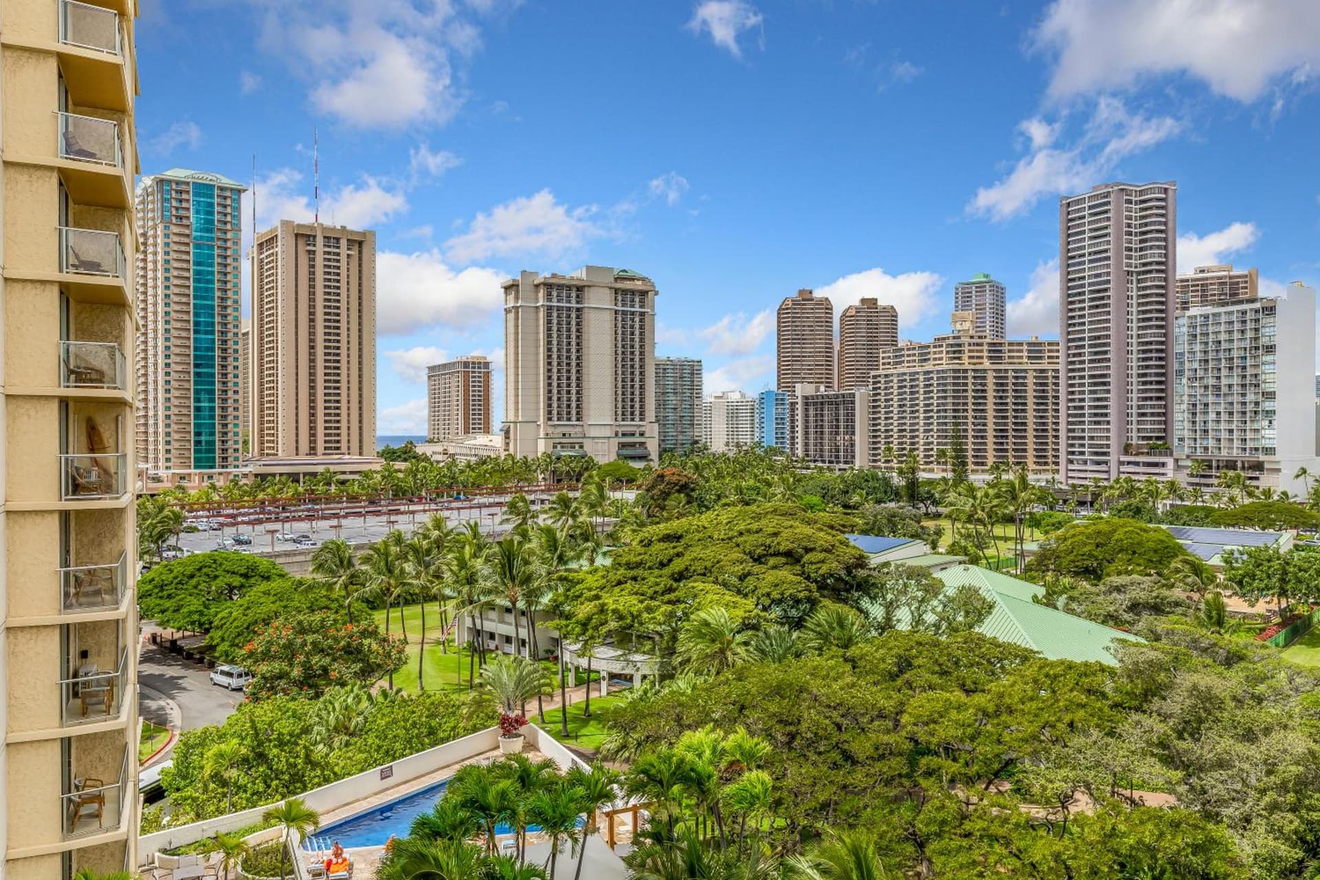 Luana Waikiki Hotel & Suites gallery photo in Honolulu, HI — image 11