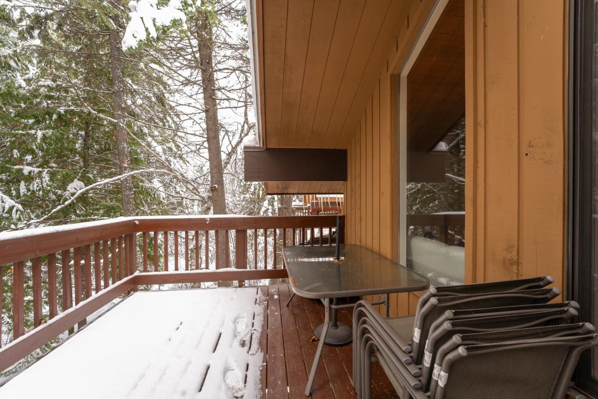 Among the Pines In Ptarmigan Village, Luxury Amenities & Near Mountain Resort interior in Whitefish, MT — gallery photo 2