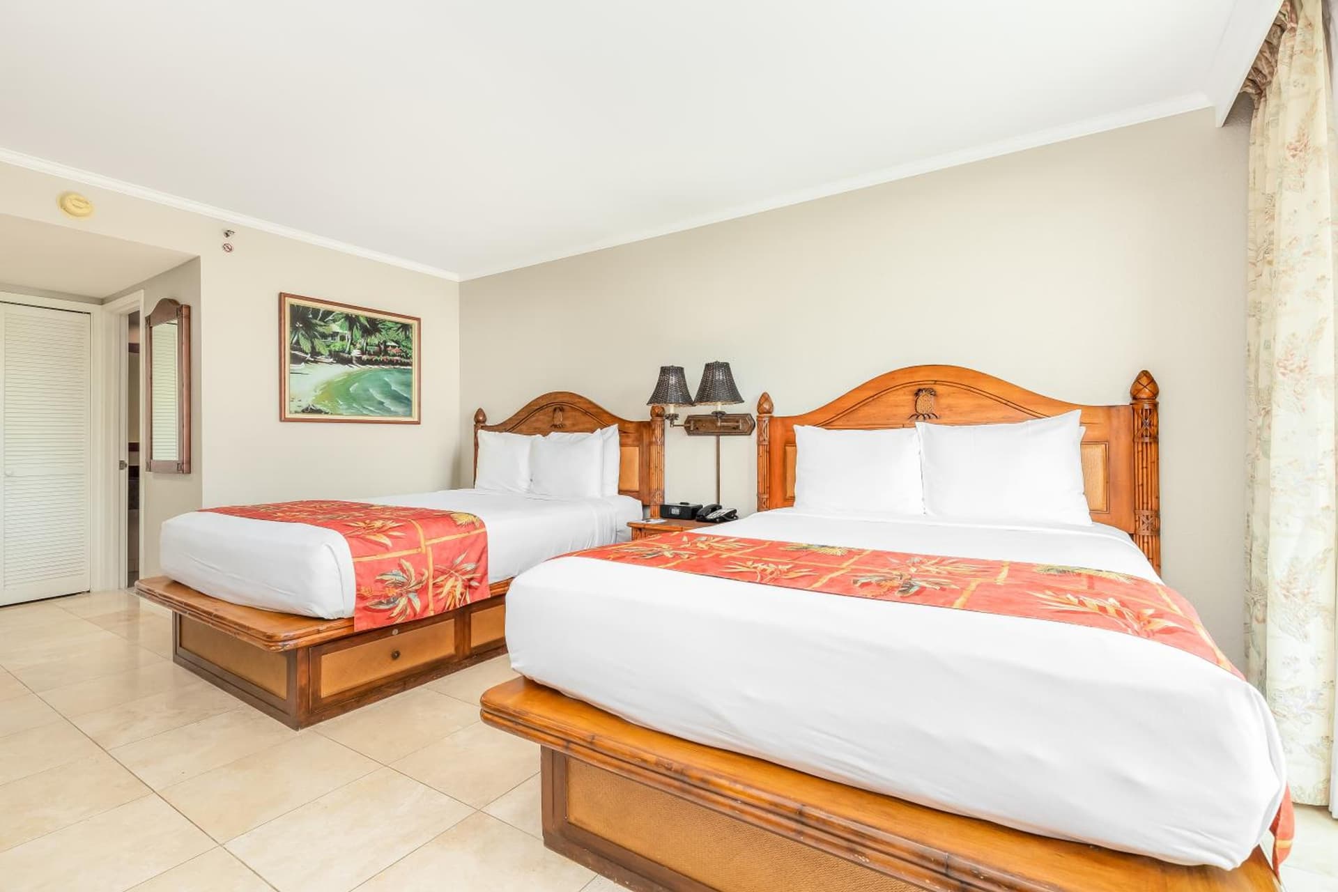Luana Waikiki Hotel & Suites gallery photo in Honolulu, HI — image 111