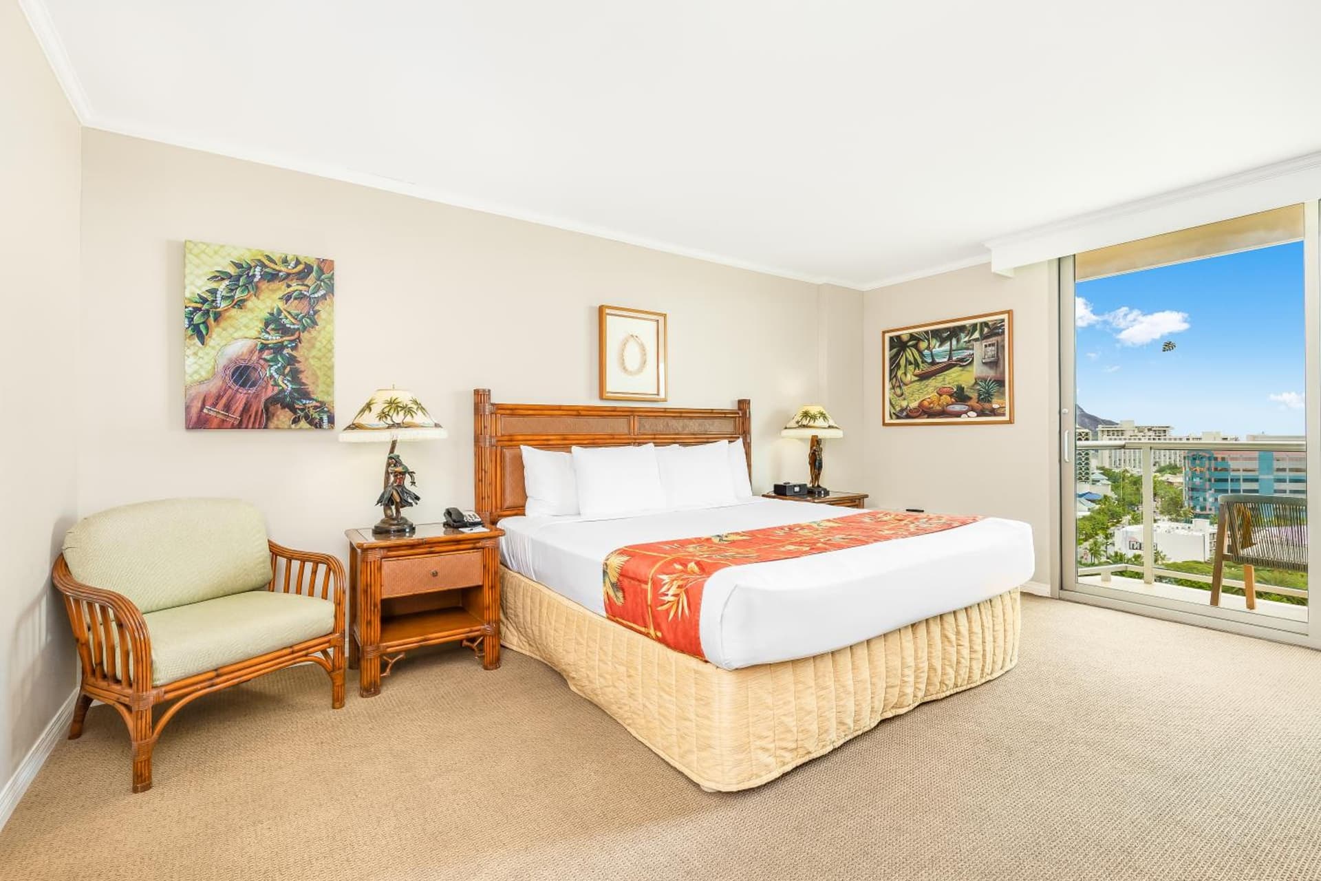 Luana Waikiki Hotel & Suites gallery photo in Honolulu, HI — image 193