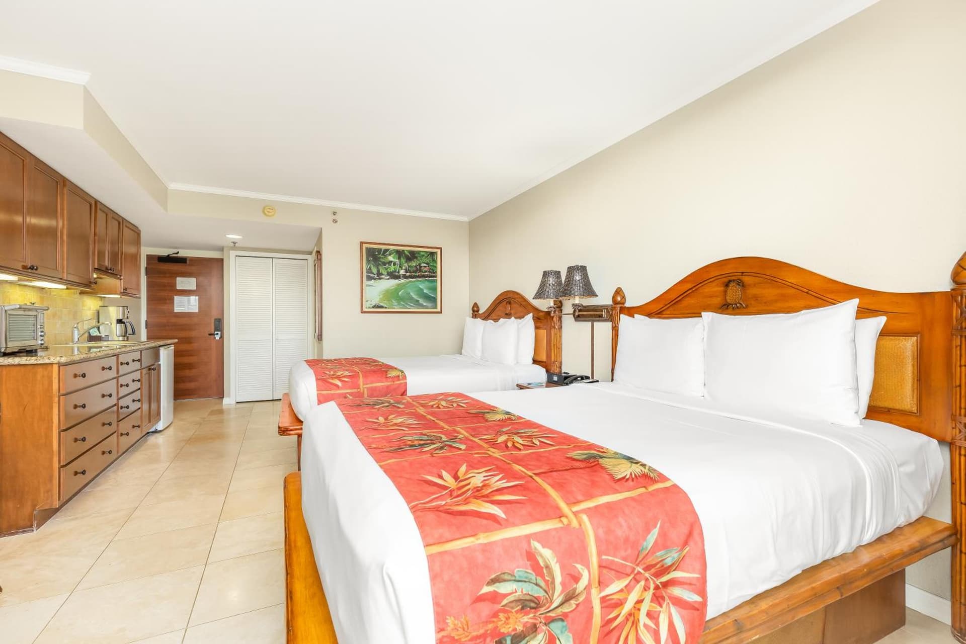 Luana Waikiki Hotel & Suites gallery photo in Honolulu, HI — image 84