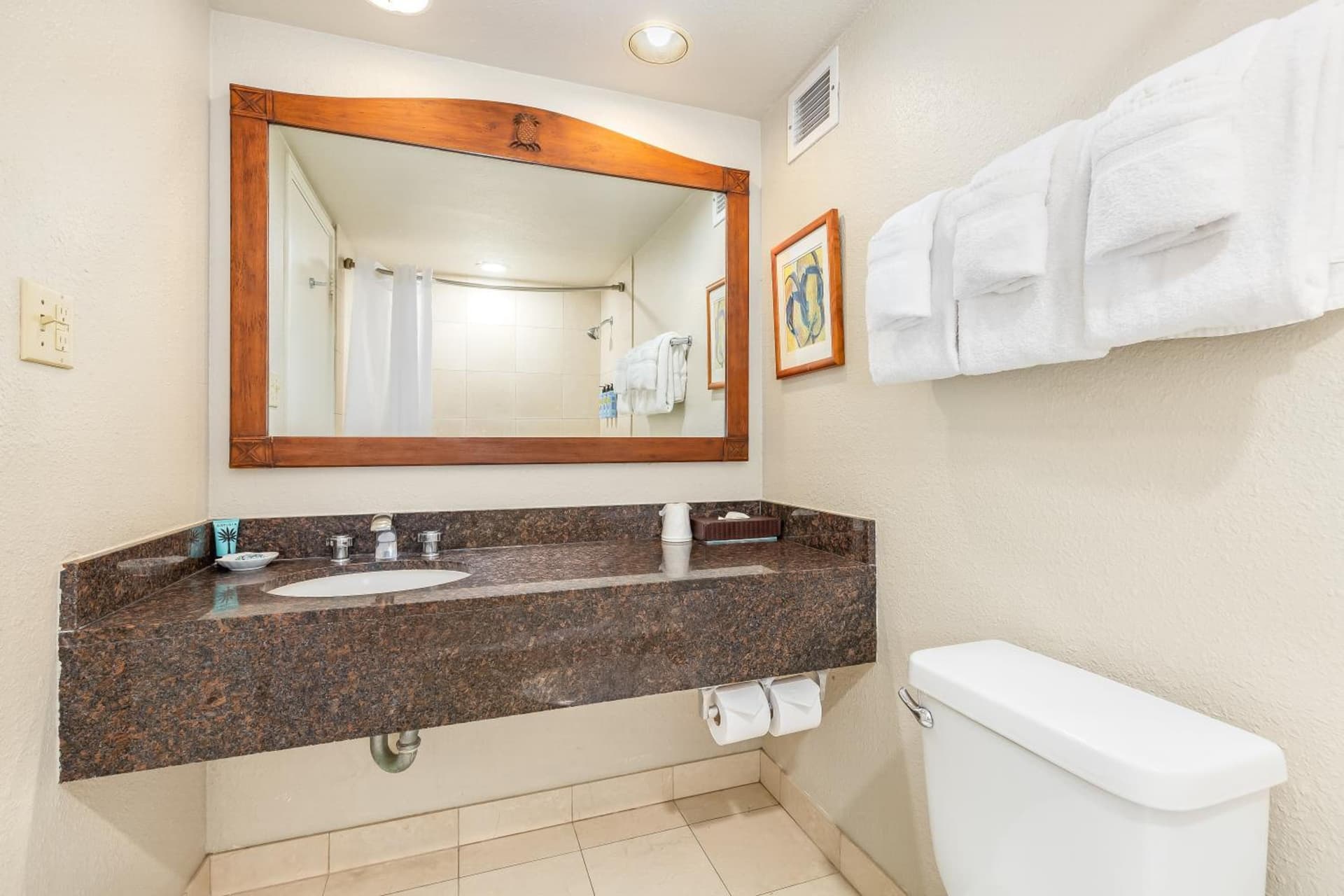 Luana Waikiki Hotel & Suites gallery photo in Honolulu, HI — image 96