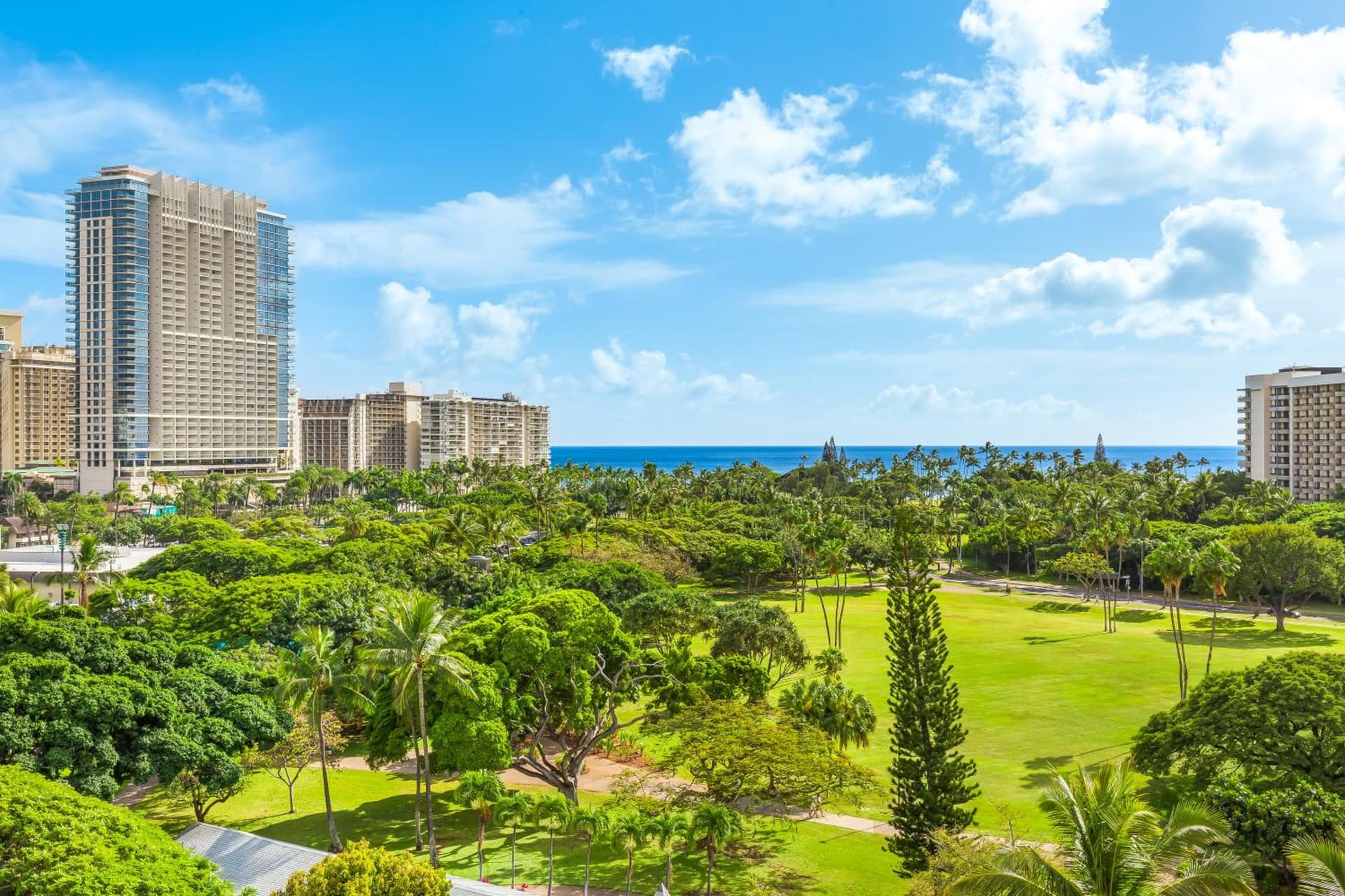 Luana Waikiki Hotel & Suites gallery photo in Honolulu, HI — image 81