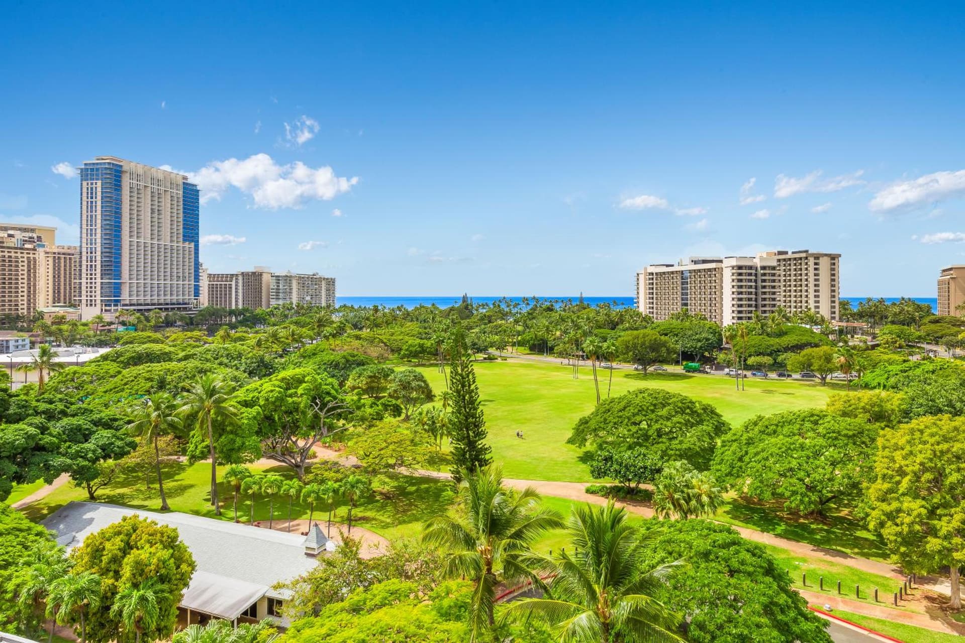Luana Waikiki Hotel & Suites gallery photo in Honolulu, HI — image 192