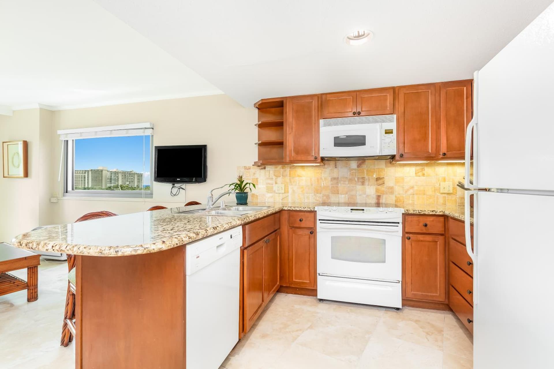Luana Waikiki Hotel & Suites gallery photo in Honolulu, HI — image 80