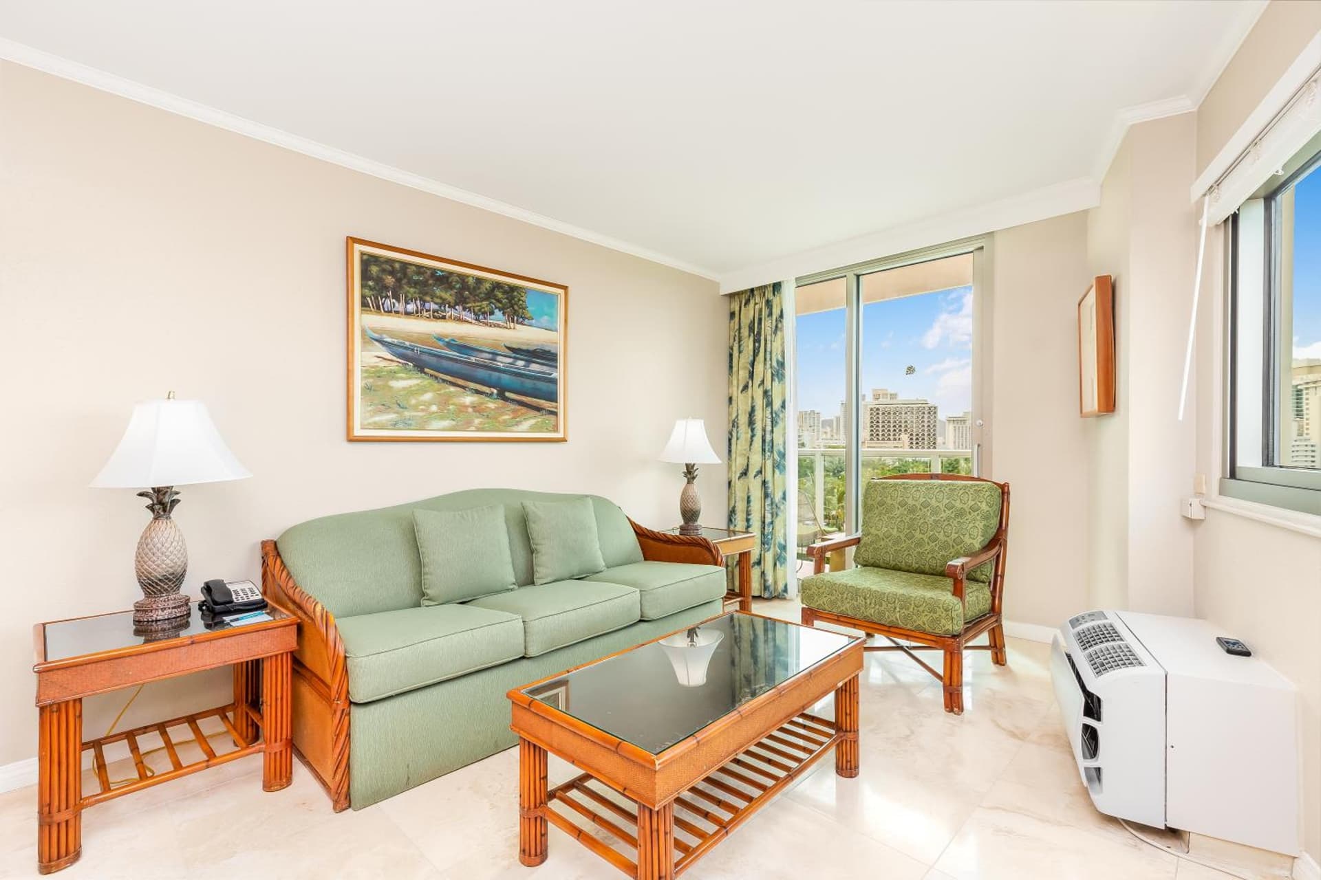 Luana Waikiki Hotel & Suites gallery photo in Honolulu, HI — image 54