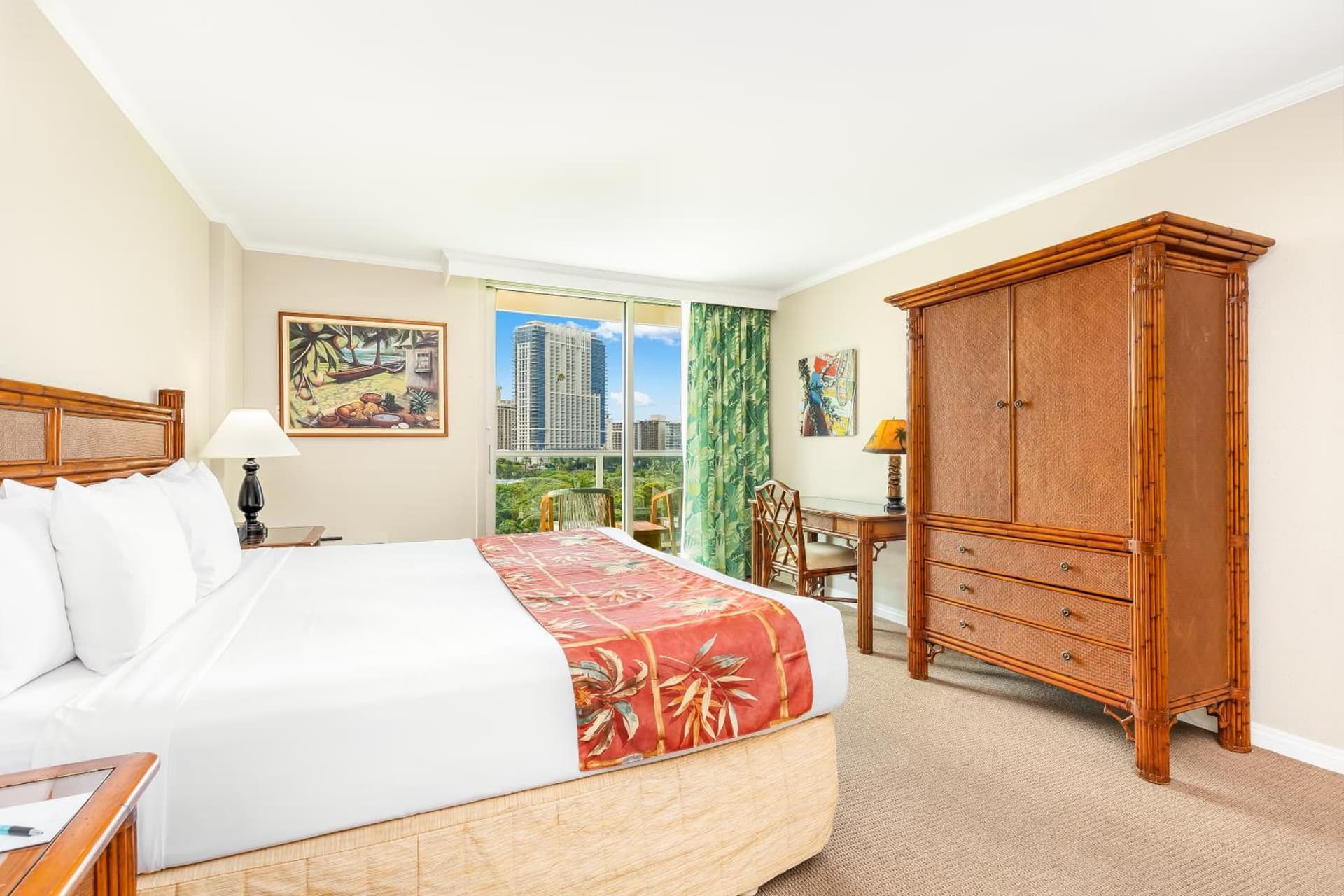Luana Waikiki Hotel & Suites gallery photo in Honolulu, HI — image 171