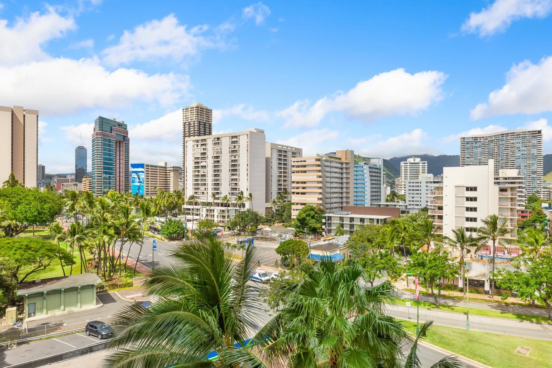 Luana Waikiki Hotel & Suites gallery photo in Honolulu, HI — image 102