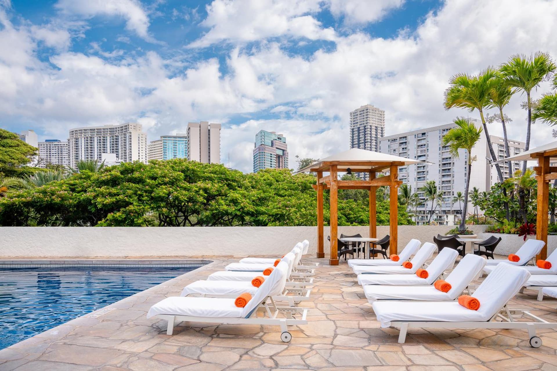Luana Waikiki Hotel & Suites gallery photo in Honolulu, HI — image 4