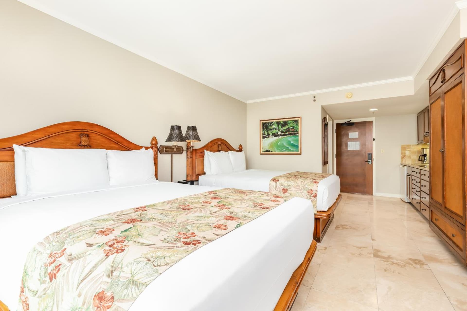 Luana Waikiki Hotel & Suites gallery photo in Honolulu, HI — image 168