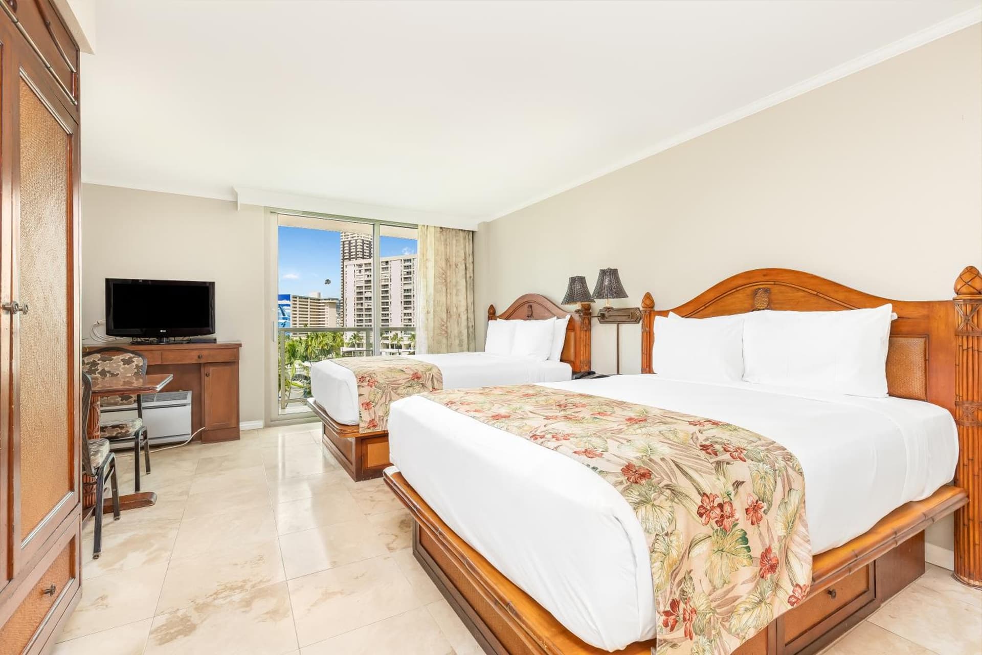 Luana Waikiki Hotel & Suites gallery photo in Honolulu, HI — image 33