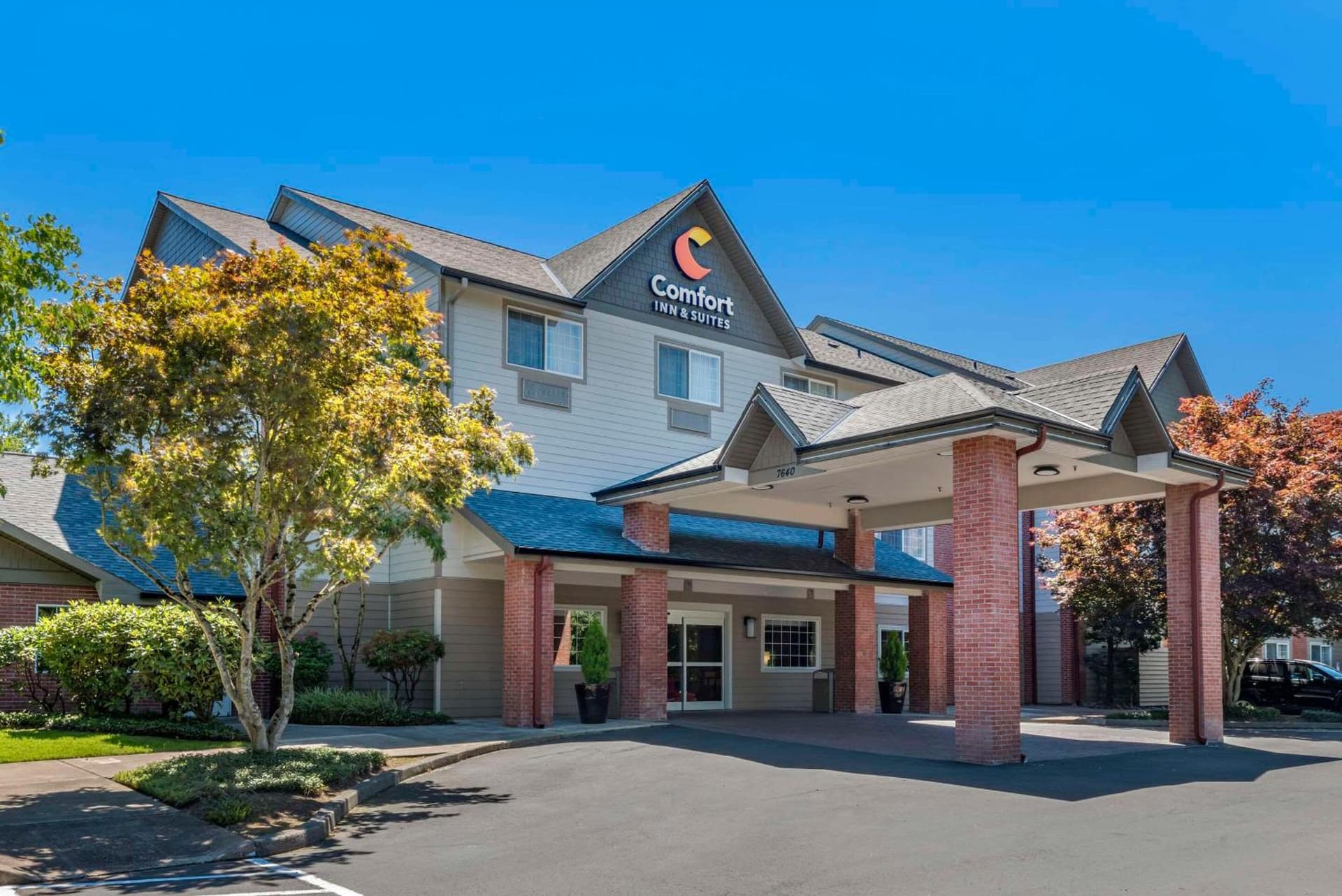 Comfort Inn & Suites Tualatin - Lake Oswego South featured exterior or lobby in Tualatin, OR — similar hotel