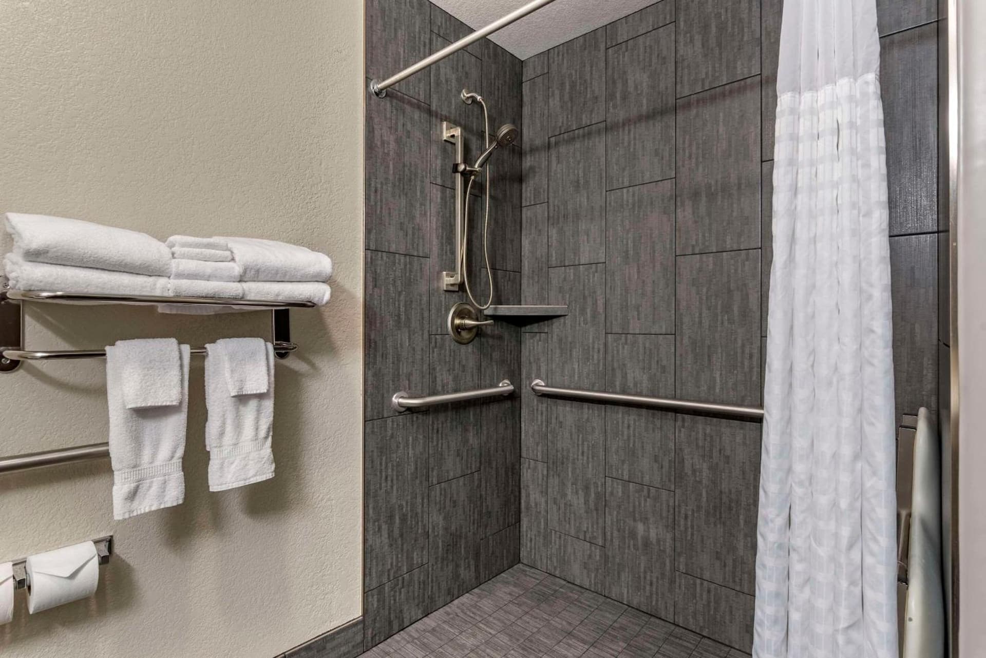Comfort Inn & Suites Tualatin - Lake Oswego South gallery photo in Tualatin, OR — image 18