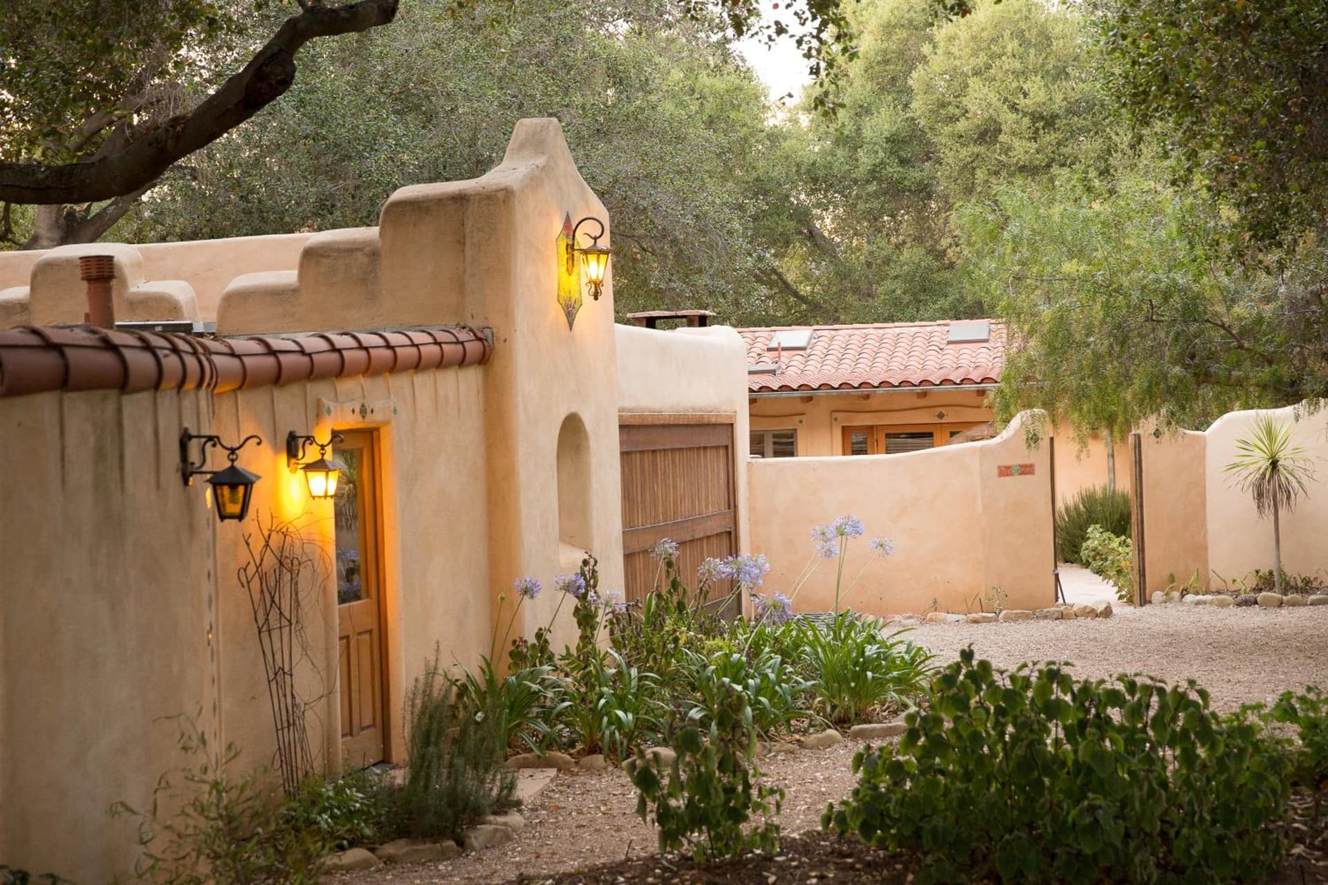 Blue Iguana Inn gallery photo in Ojai, CA — image 42