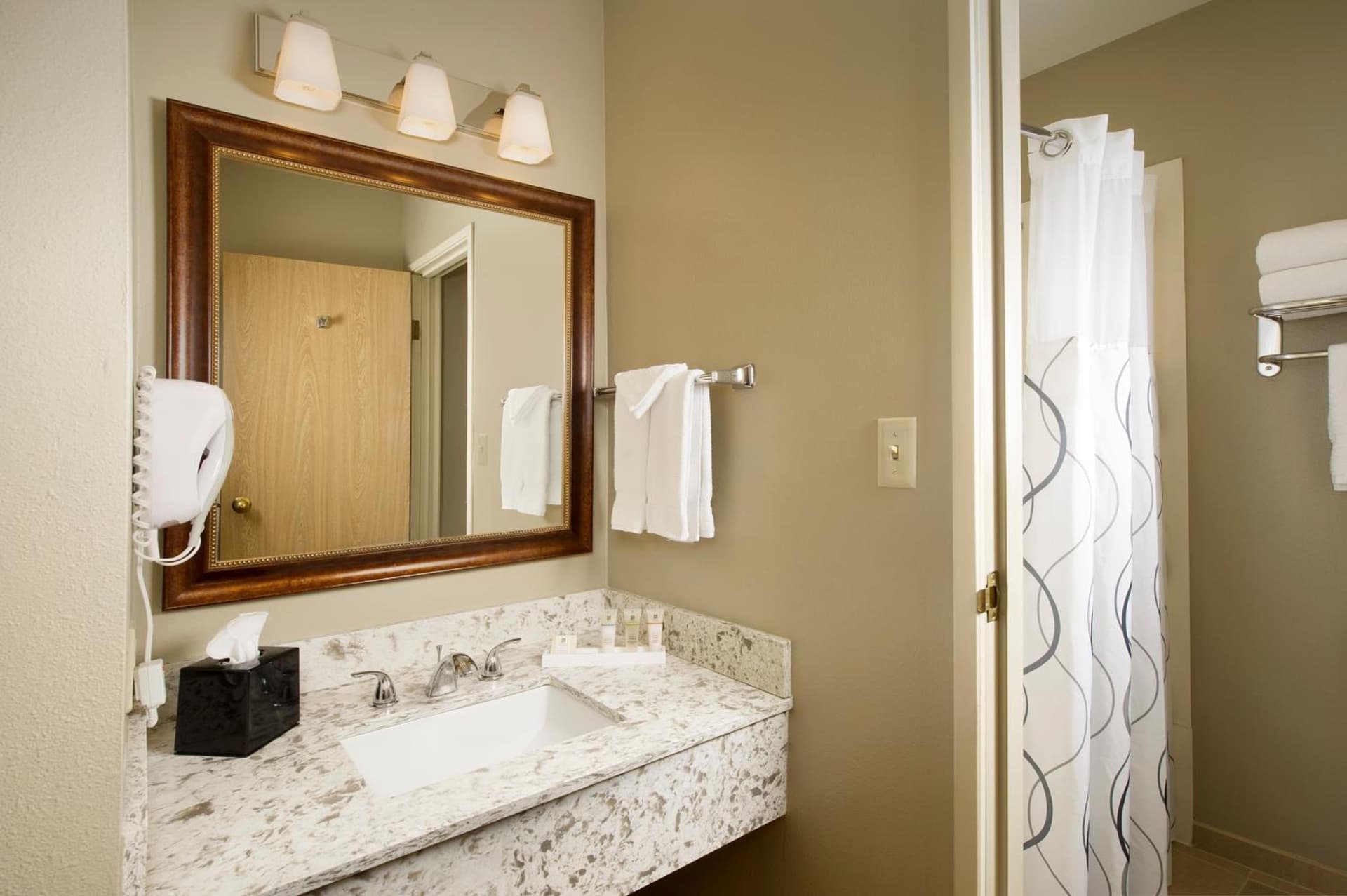 Redmond Inn gallery photo in Redmond, WA — image 4