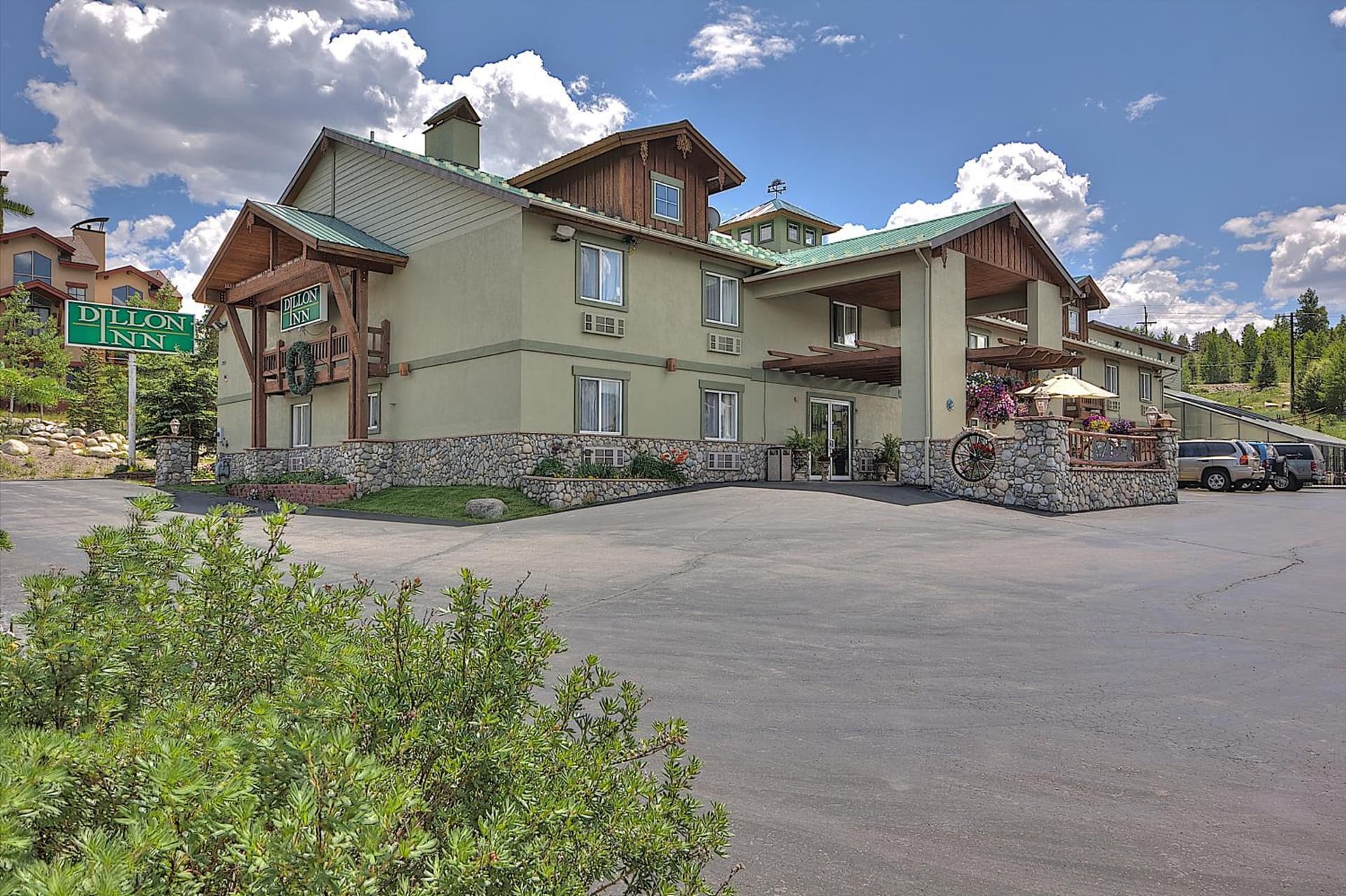 Dillon Inn featured exterior or lobby in Dillon, CO — similar hotel