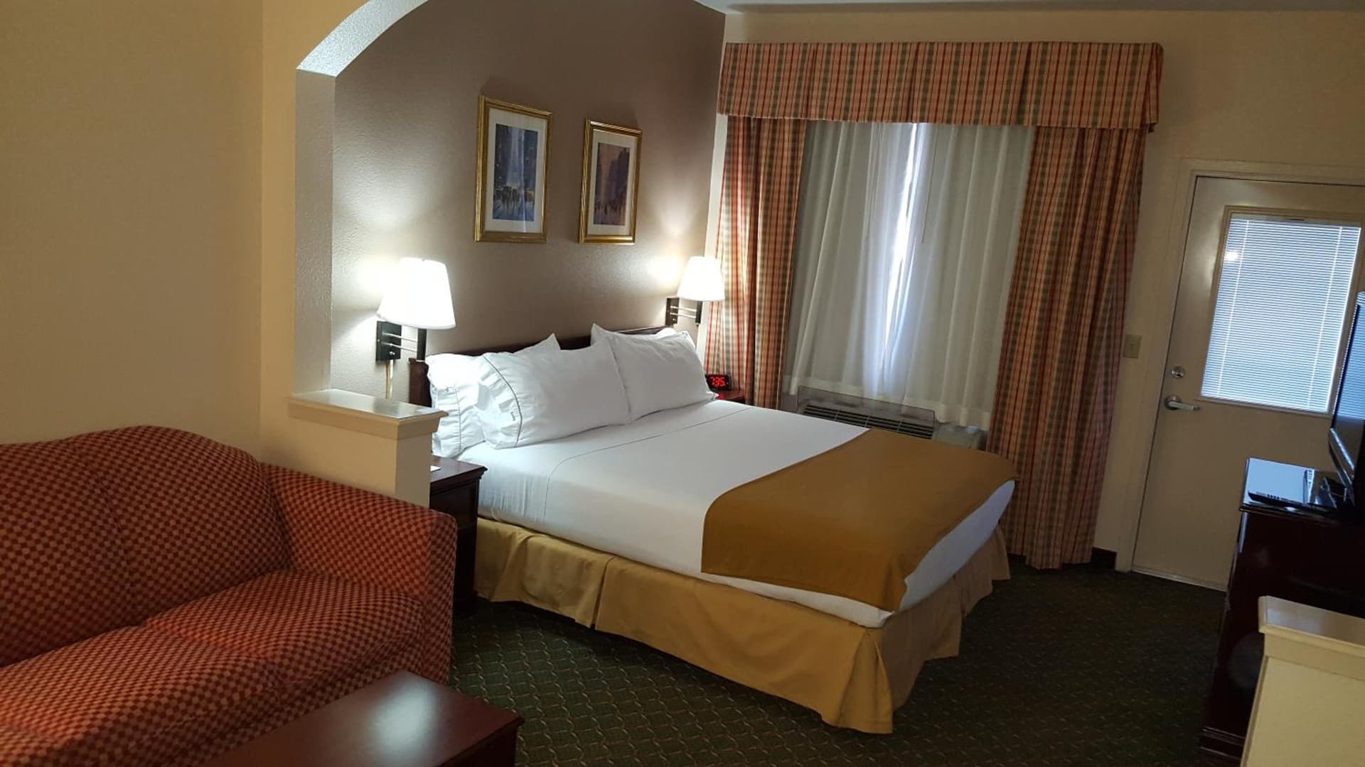 Country Inn & Suites by Radisson, Fort Worth West l-30 NAS JRB gallery photo in Fort Worth, TX — image 31