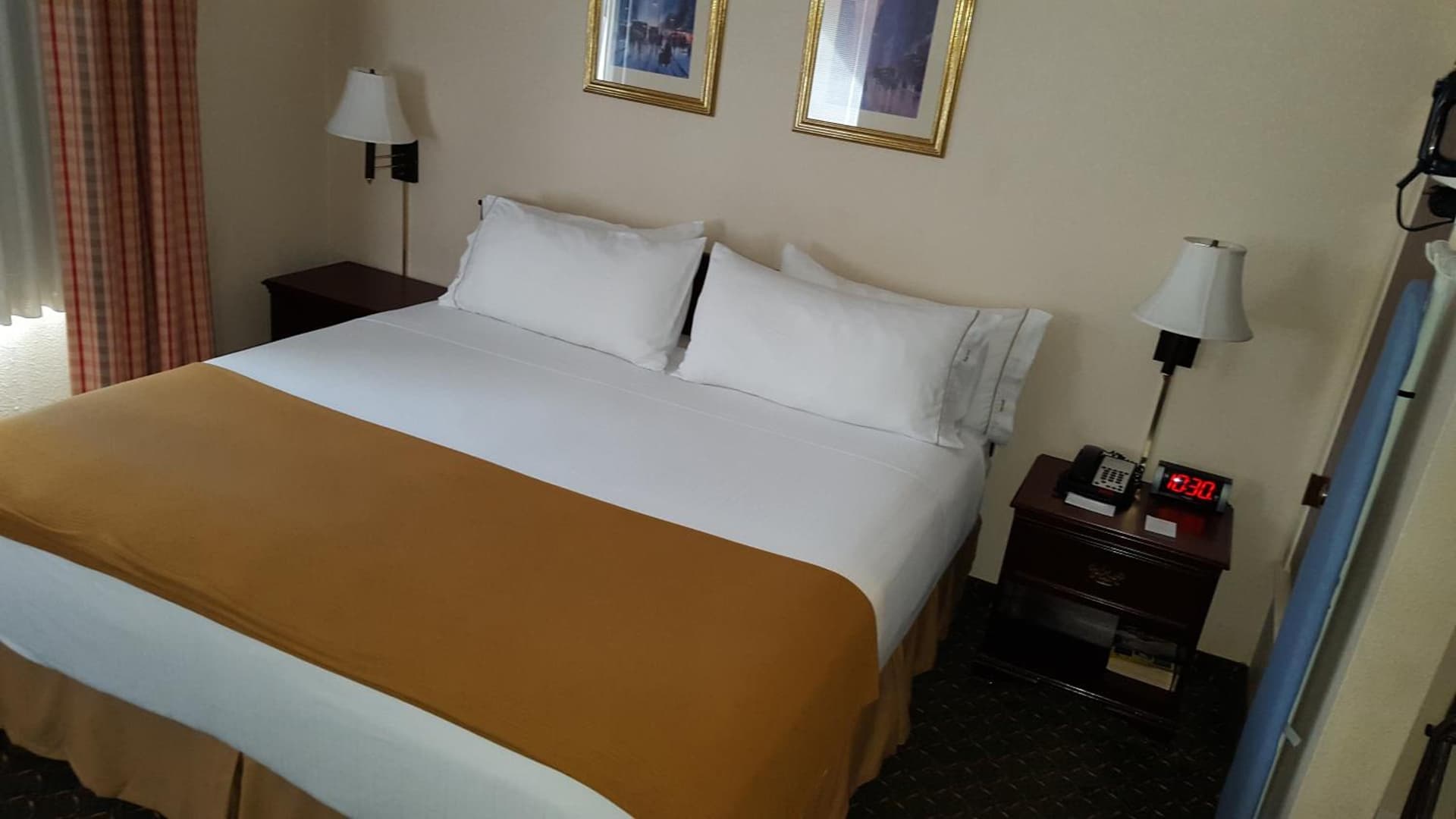 Country Inn & Suites by Radisson, Fort Worth West l-30 NAS JRB gallery photo in Fort Worth, TX — image 64