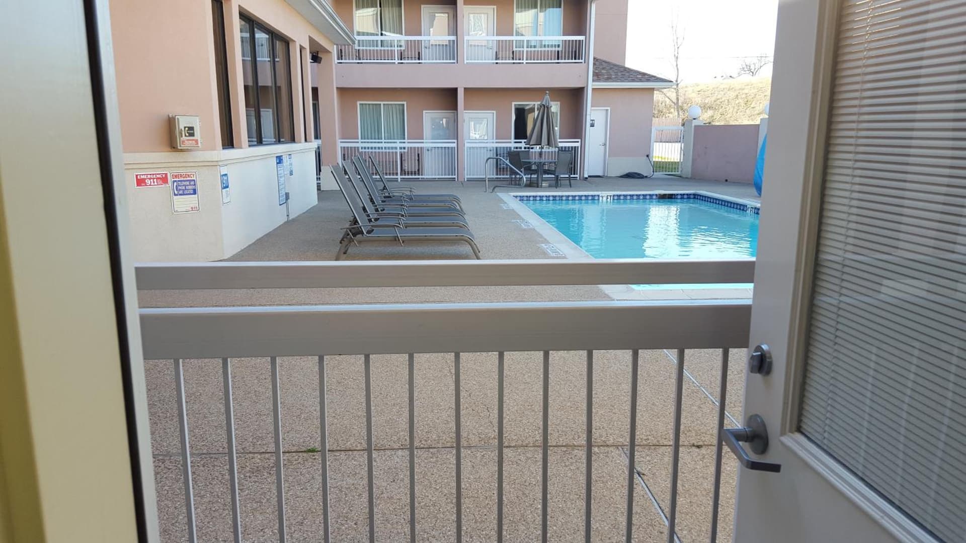 Country Inn & Suites by Radisson, Fort Worth West l-30 NAS JRB gallery photo in Fort Worth, TX — image 19