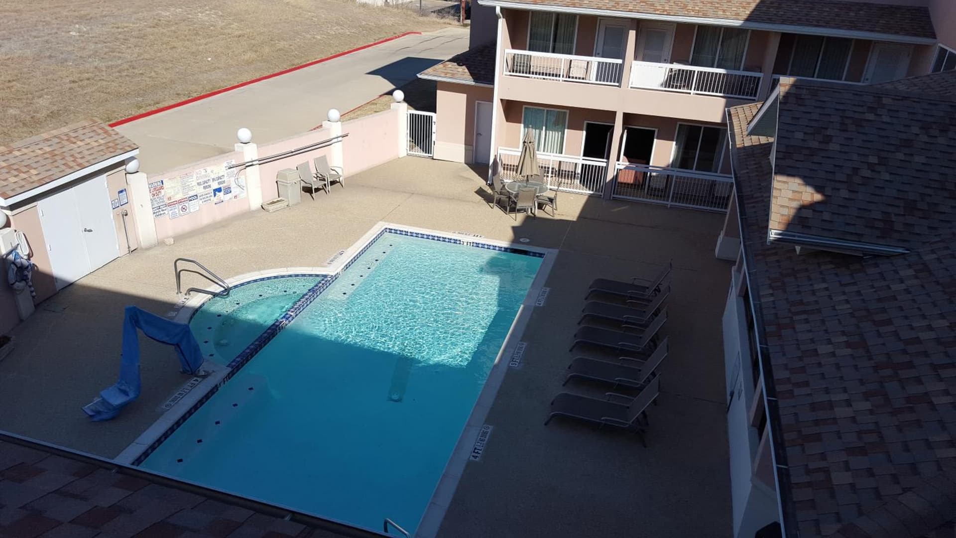 Country Inn & Suites by Radisson, Fort Worth West l-30 NAS JRB gallery photo in Fort Worth, TX — image 49