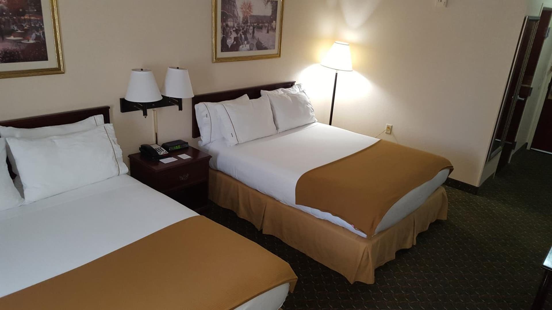 Country Inn & Suites by Radisson, Fort Worth West l-30 NAS JRB gallery photo in Fort Worth, TX — image 37