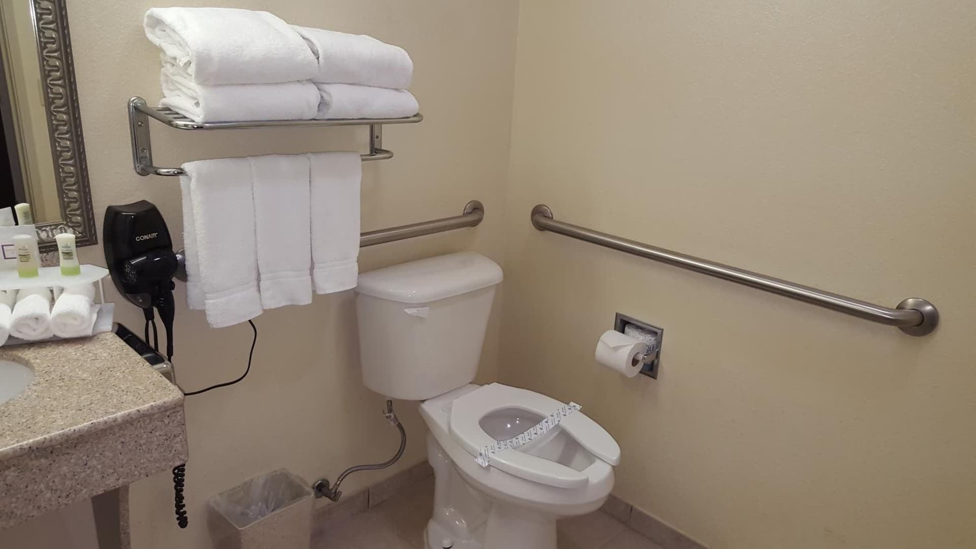 Country Inn & Suites by Radisson, Fort Worth West l-30 NAS JRB gallery photo in Fort Worth, TX — image 68