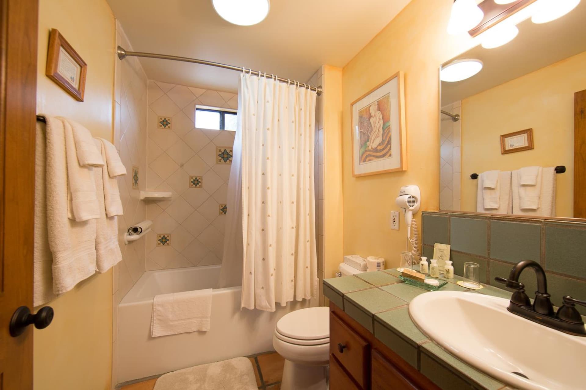 Blue Iguana Inn gallery photo in Ojai, CA — image 46