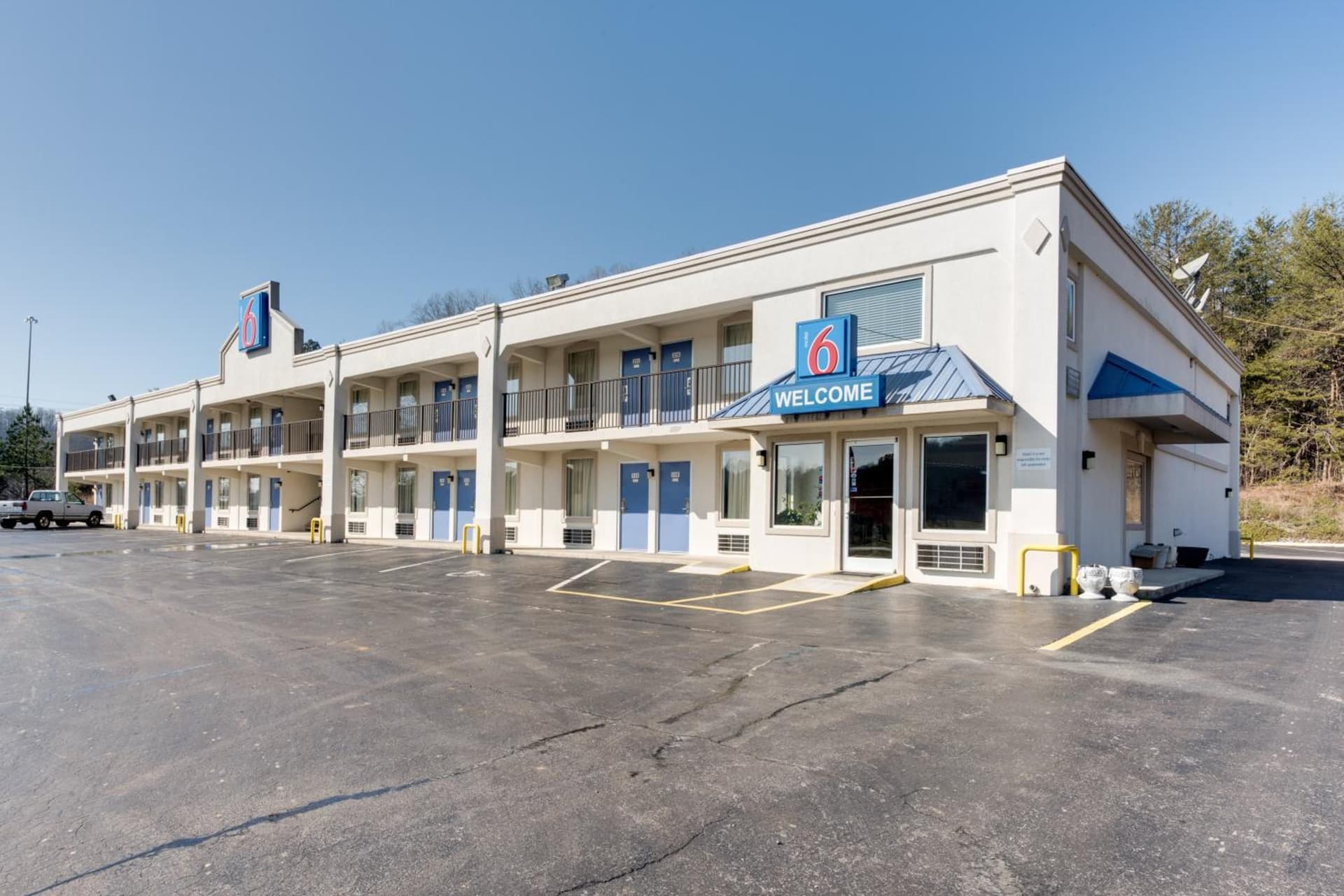 Motel 6-Kingston, TN interior in Kingston, TN — gallery photo 2