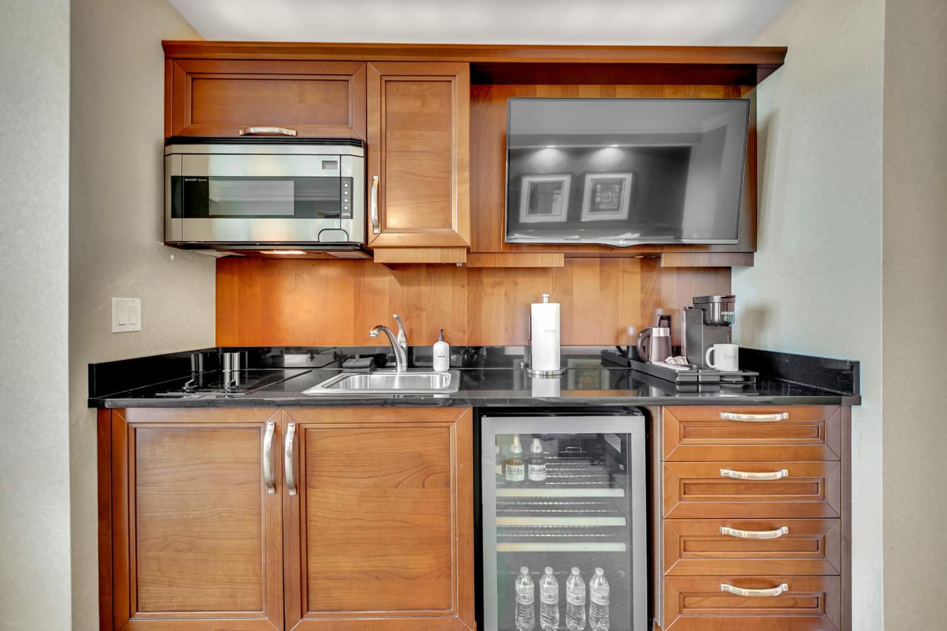 Sakura Serenity Studio-No Resort Fee interior in Paradise, NV — gallery photo 2