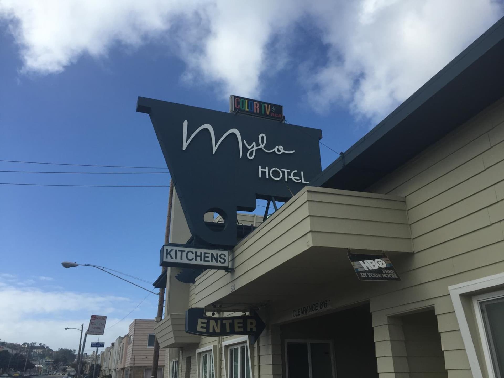 Mylo Hotel — hotel in Daly City, California
