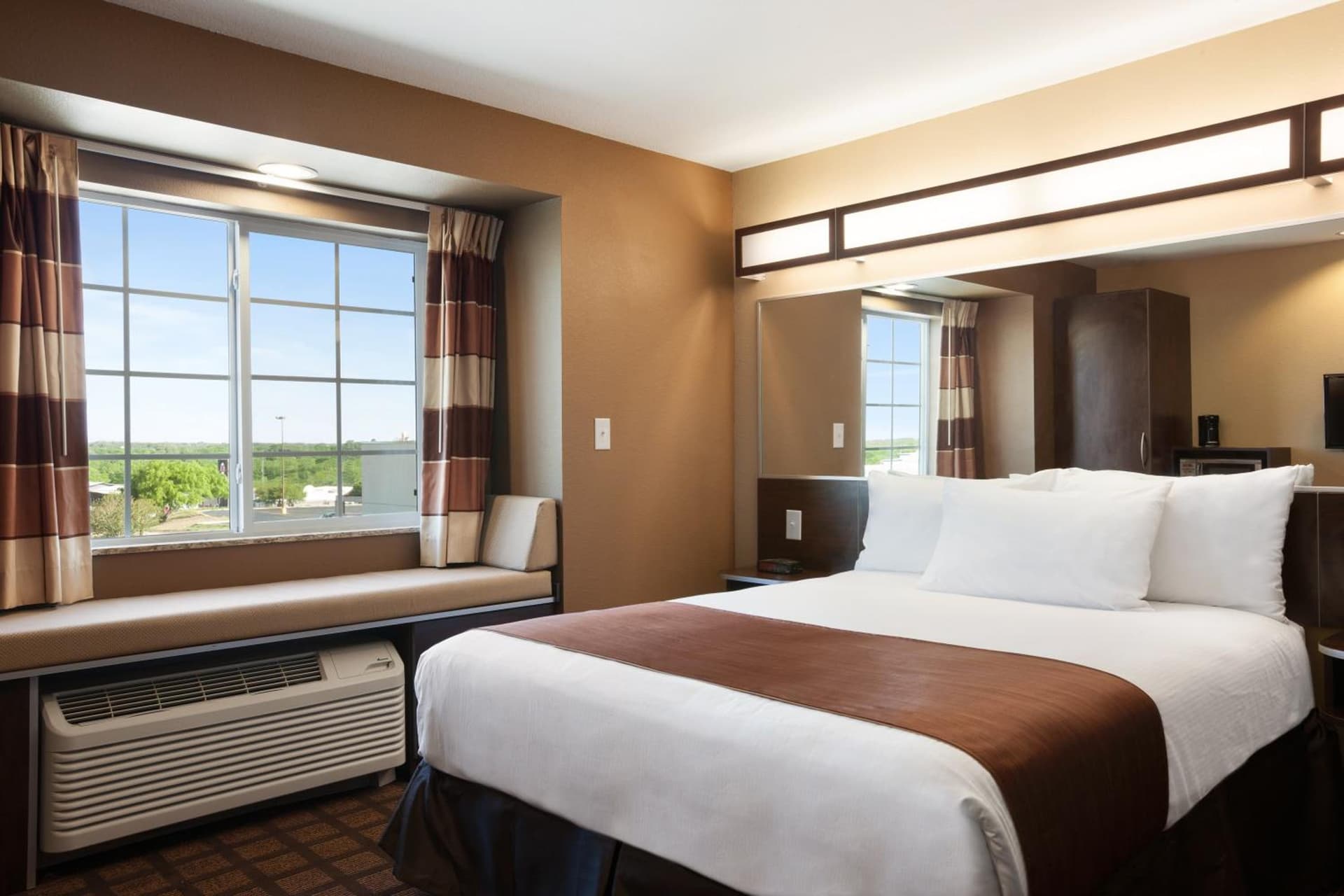 Microtel Inn & Suites by Wyndham gallery photo in Midland, TX — image 14