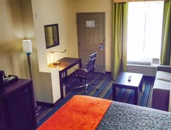 Days Inn & Suites by Wyndham Katy property views in Katy, TX — gallery photo 3