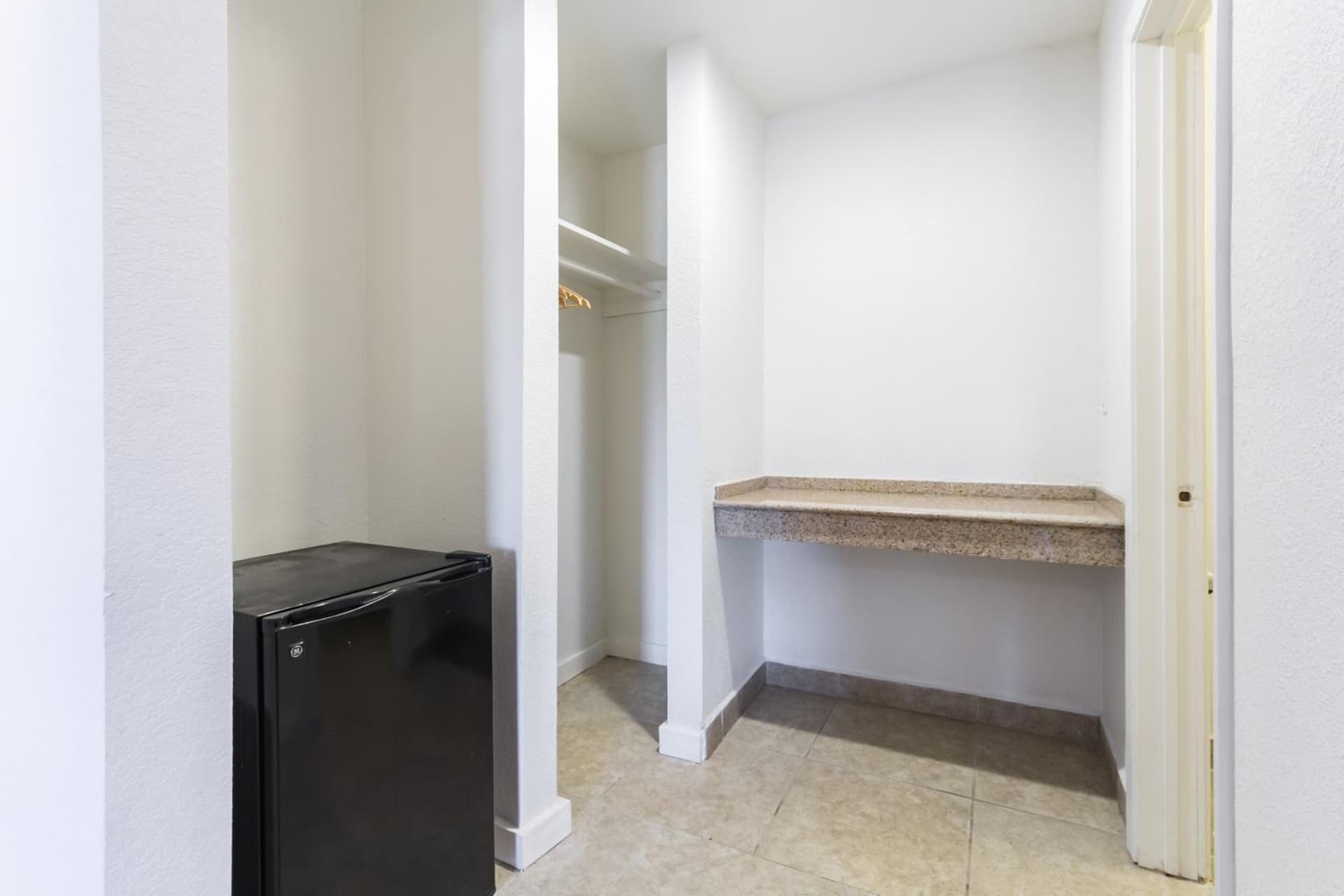 Motel 6-Fort Worth, TX - Seminary gallery photo in Fort Worth, TX — image 7