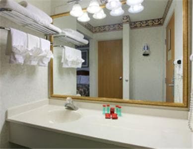 Ramada by Wyndham Columbia gallery photo in Columbia, MO — image 44