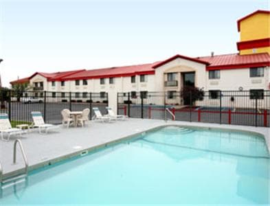 Ramada by Wyndham Columbia gallery photo in Columbia, MO — image 23