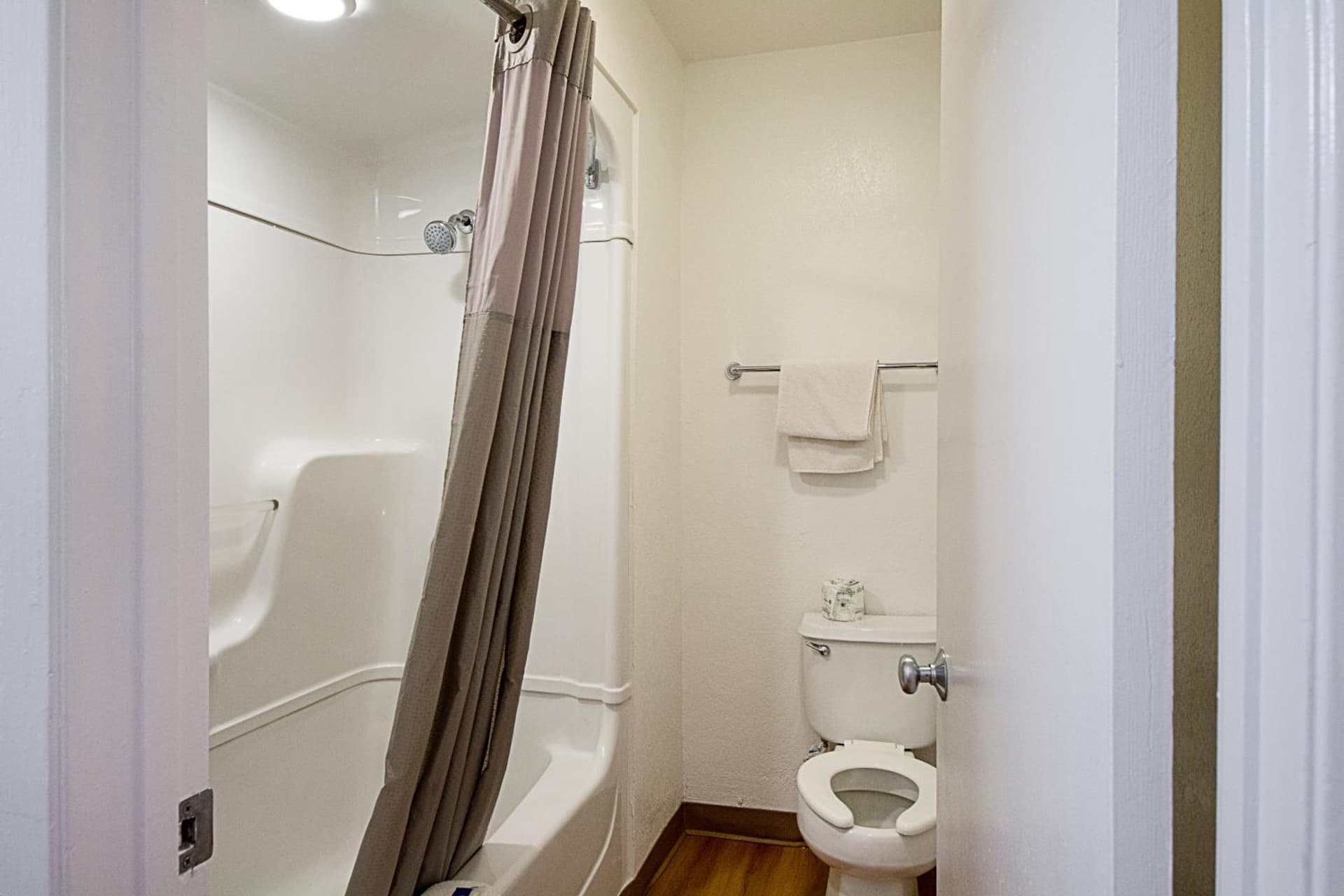 Motel 6-Mcallen, TX interior in McAllen, TX — gallery photo 2