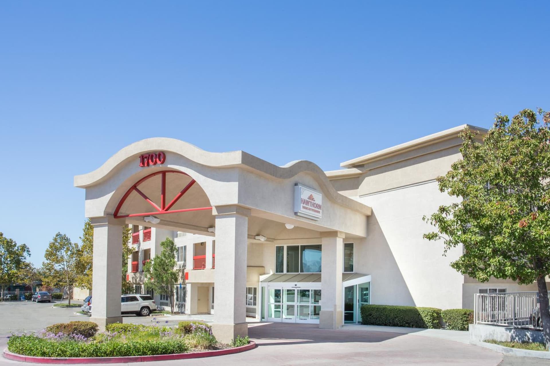 Hawthorn Suites by Wyndham Livermore interior in Livermore, CA — gallery photo 2
