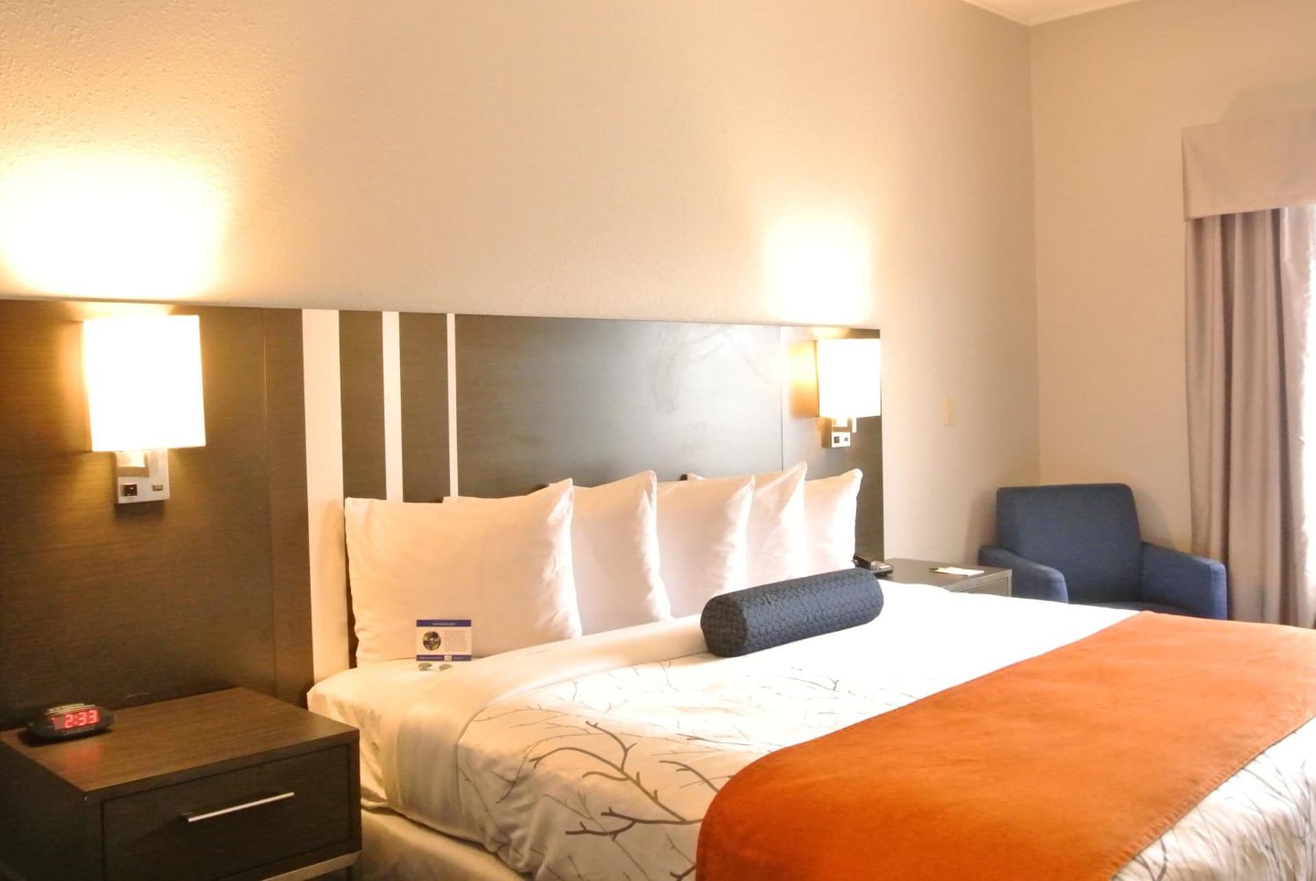 Guesthouse Inn & Suites Lexington interior in Lexington, KY — gallery photo 2