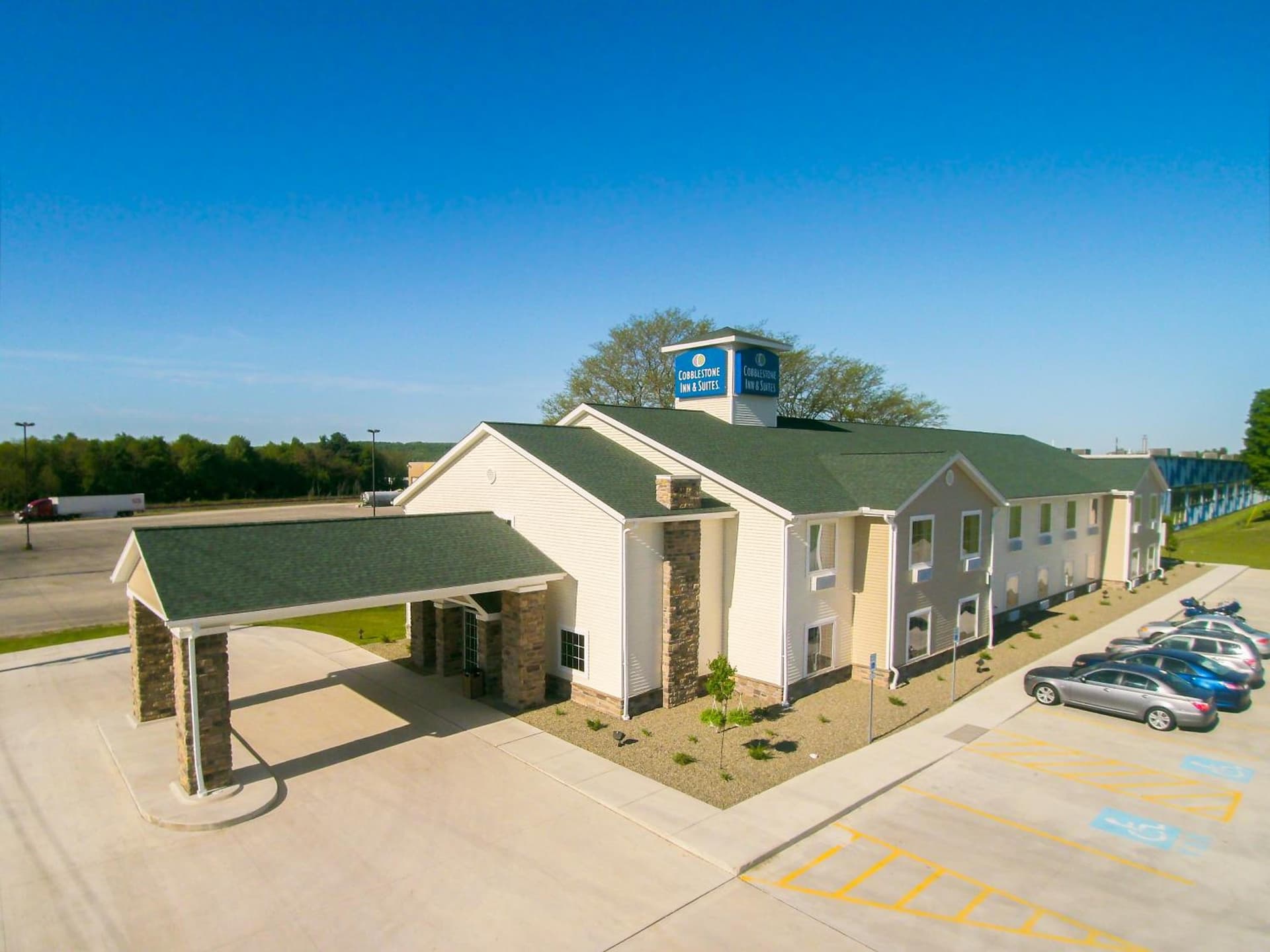Cobblestone Inn & Suites - Corry featured exterior or lobby in Corry, PA — similar hotel