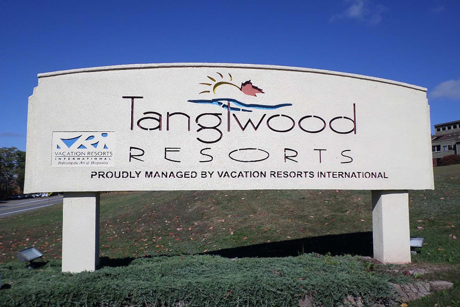 Tanglwood Resort interior in Tafton, PA — gallery photo 2