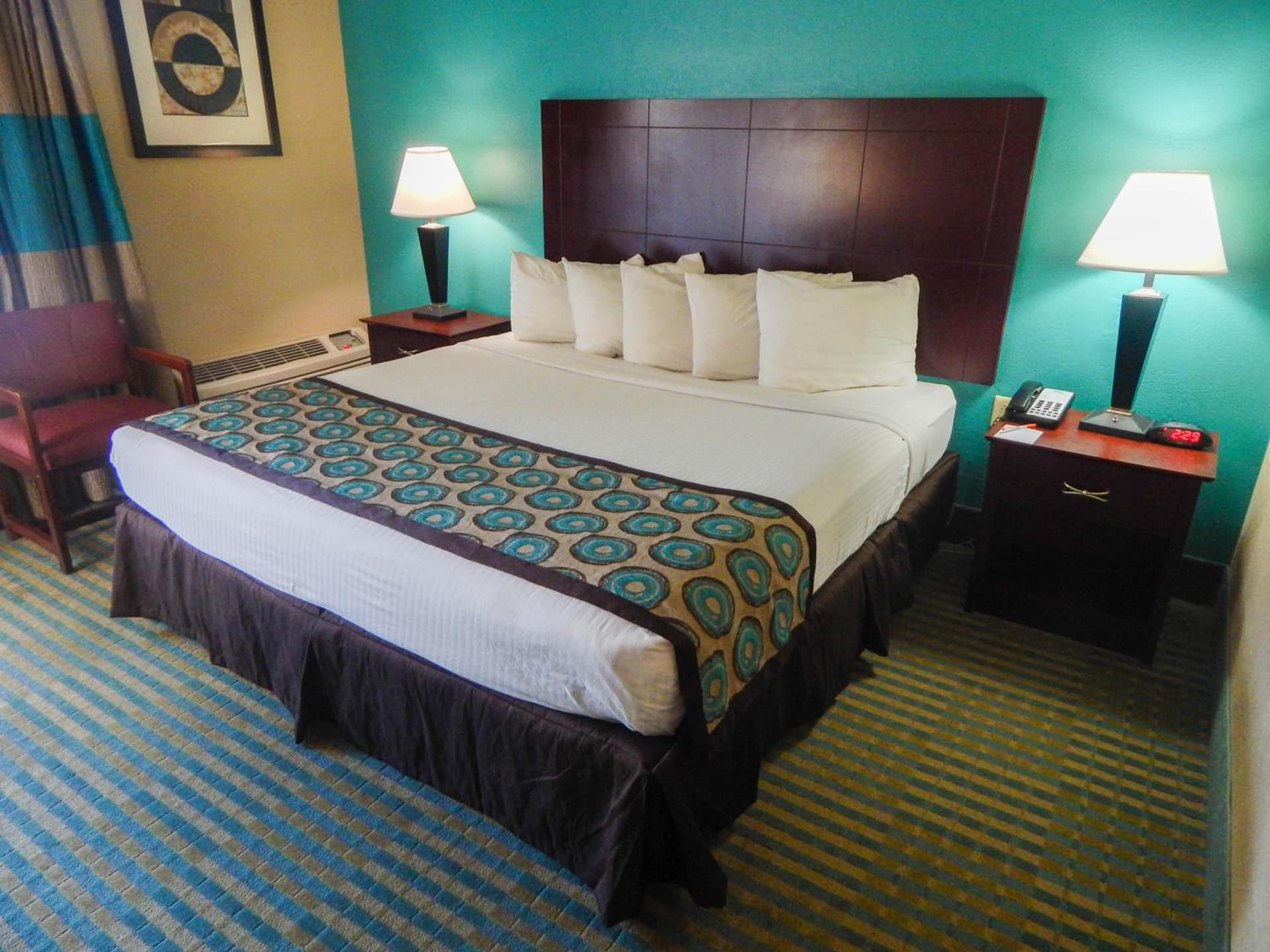 Howard Johnson by Wyndham Arlington Ballpark / Six Flags gallery photo in Arlington, TX — image 30