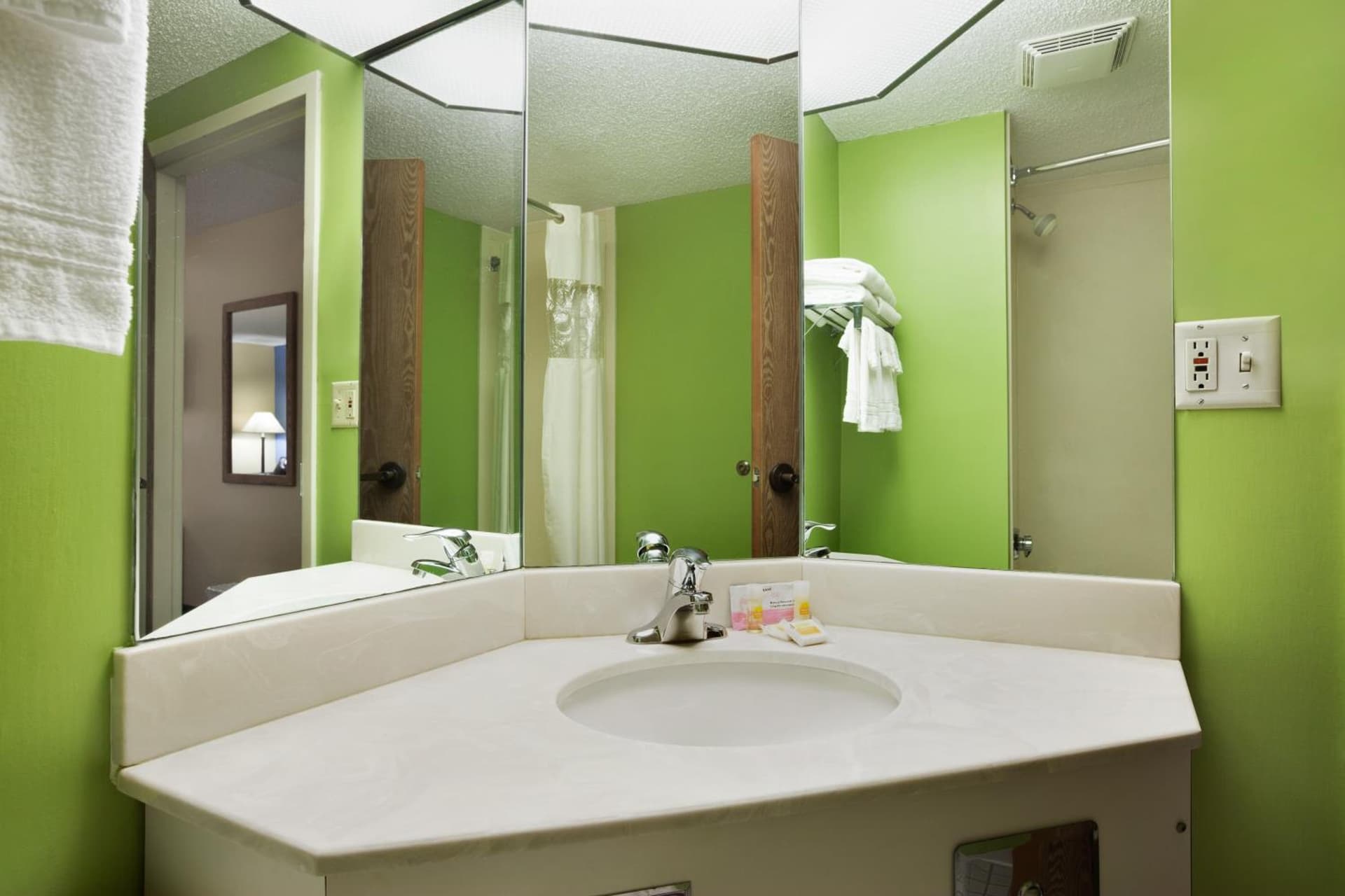 Days Inn by Wyndham Fargo - West Acres gallery photo in Fargo, ND — image 12
