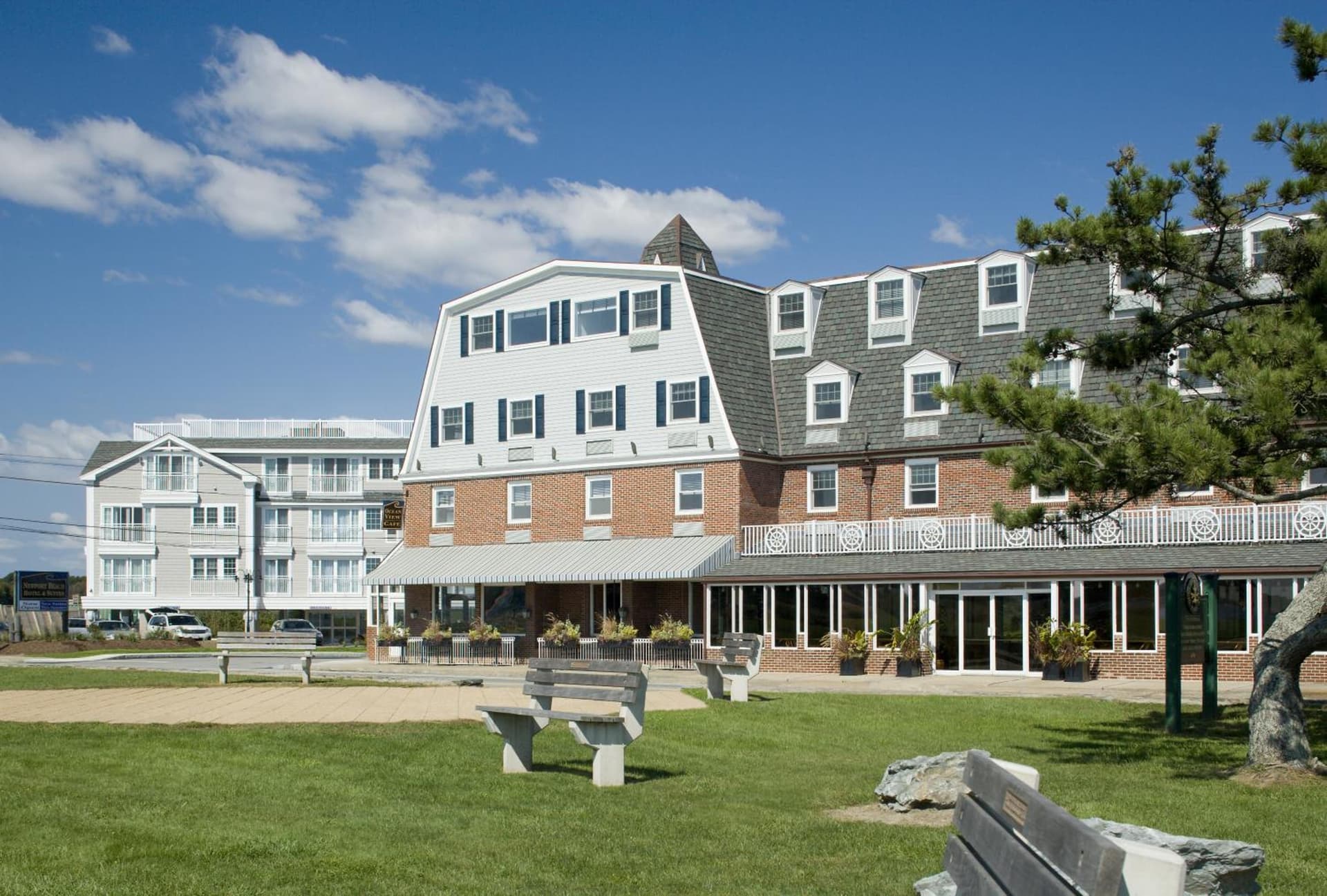 Newport Beach Hotel & Suites property views in Middletown, RI — gallery photo 3
