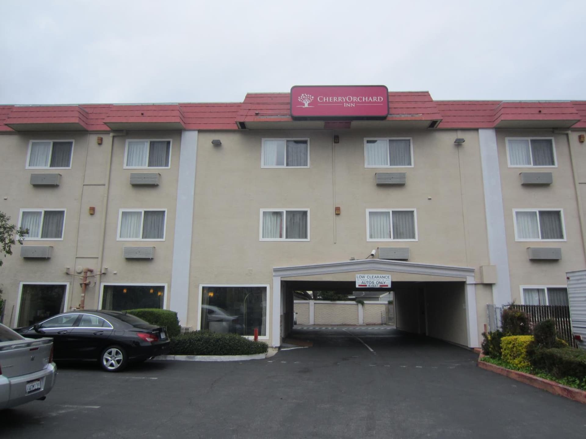 Cherry Orchard Inn exterior or lobby in Sunnyvale, CA — main listing photo