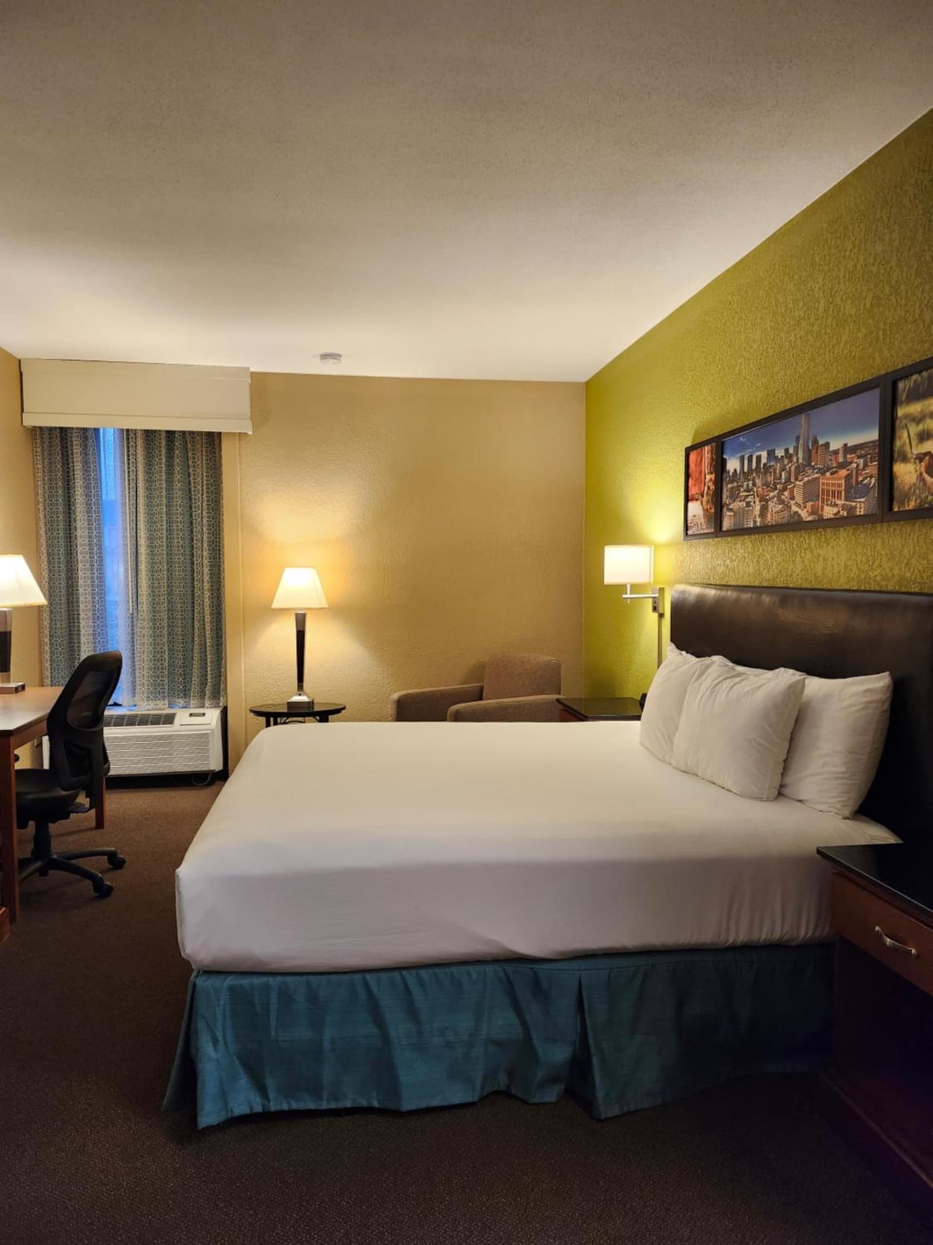 Heritage Inn Suites Houston Sugar Land, Trademark by Wyndham interior in Sugar Land, TX — gallery photo 2